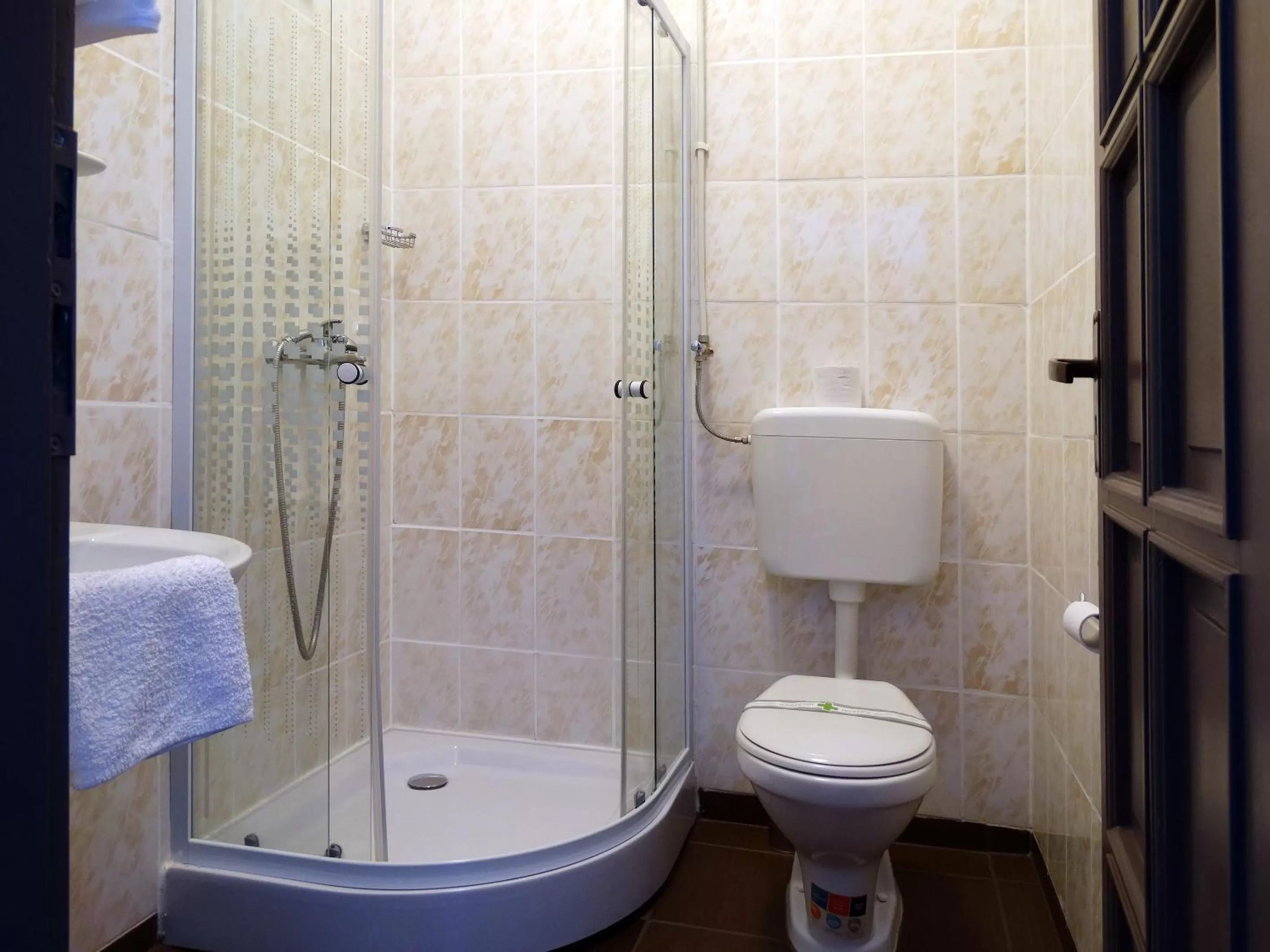 Shower, Bathroom in Prince Hotel