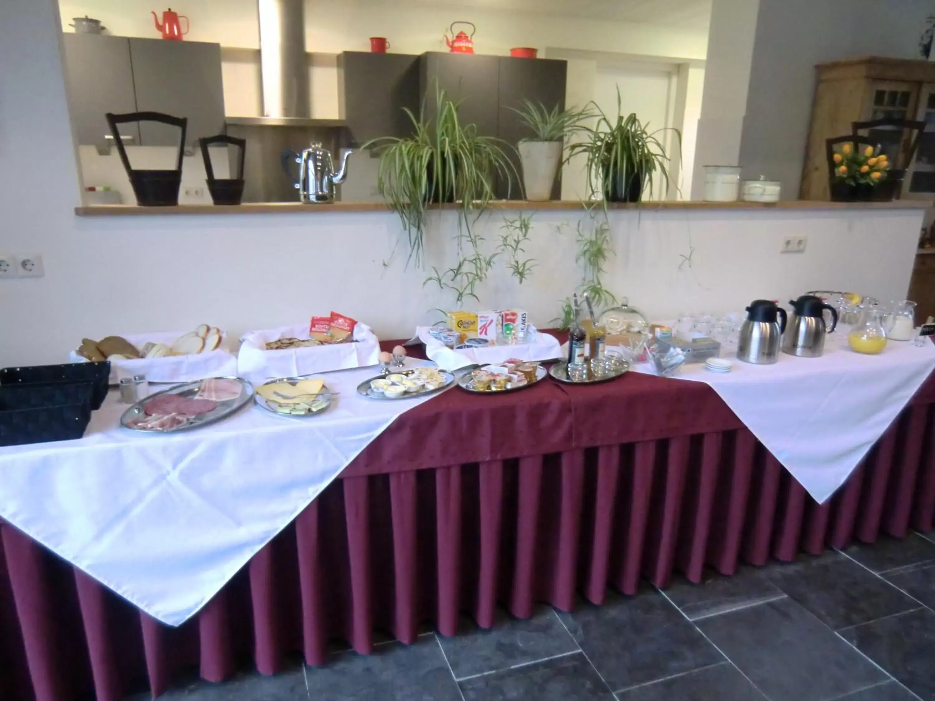 Buffet breakfast, Food in Horsetellerie Rheezerveen