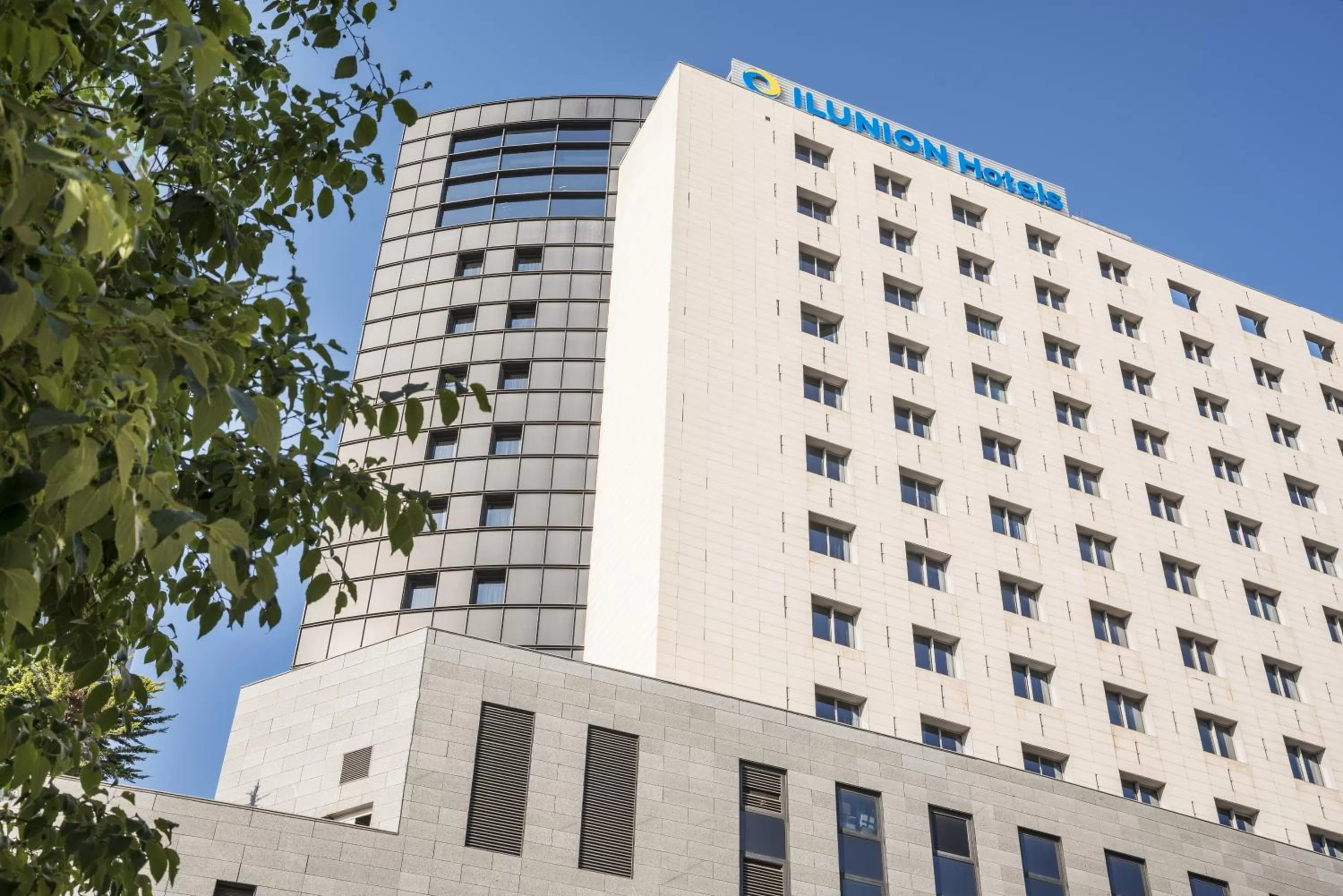 Facade/entrance in Ilunion Aqua 3