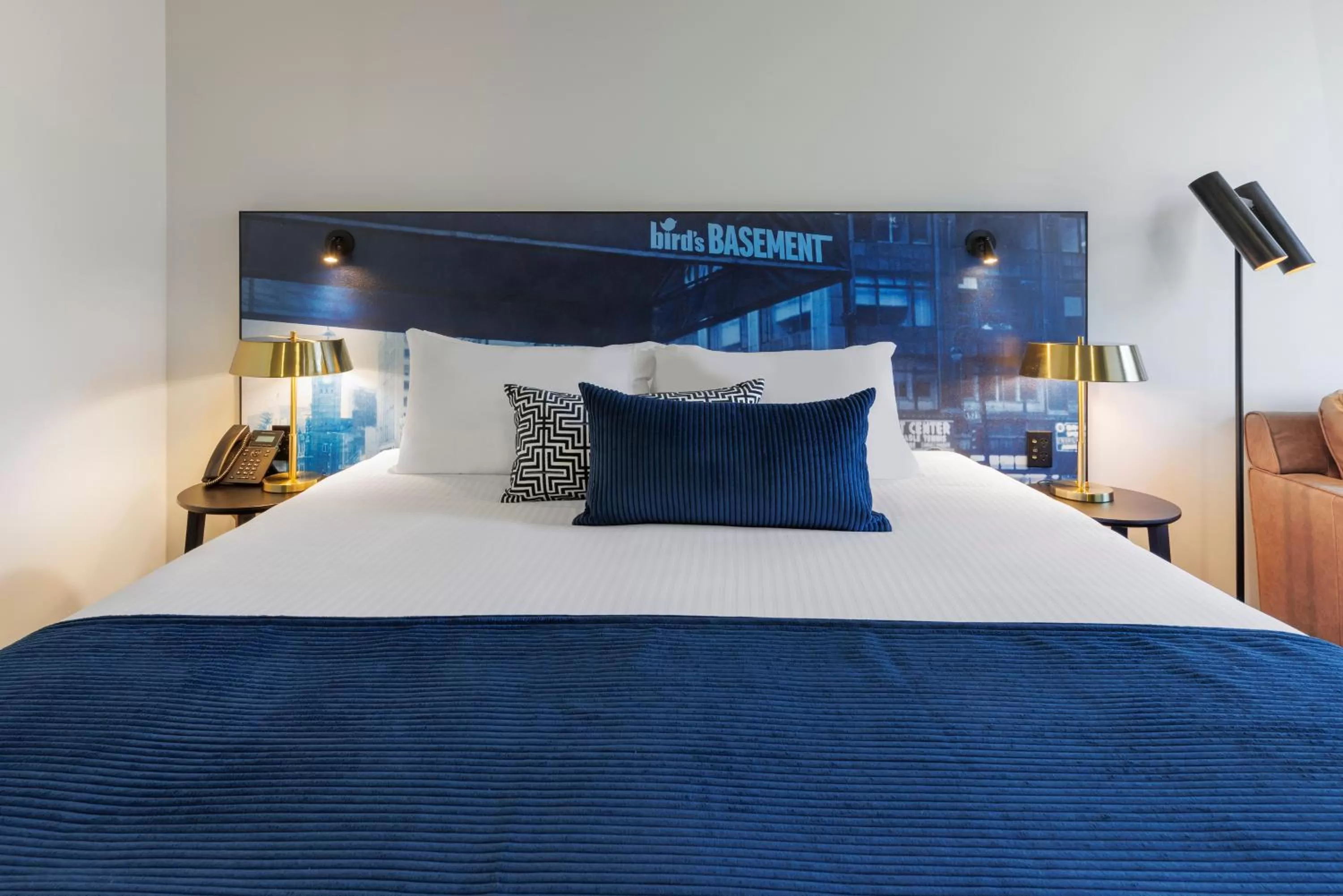 Bed in Mercure Melbourne St Kilda Road