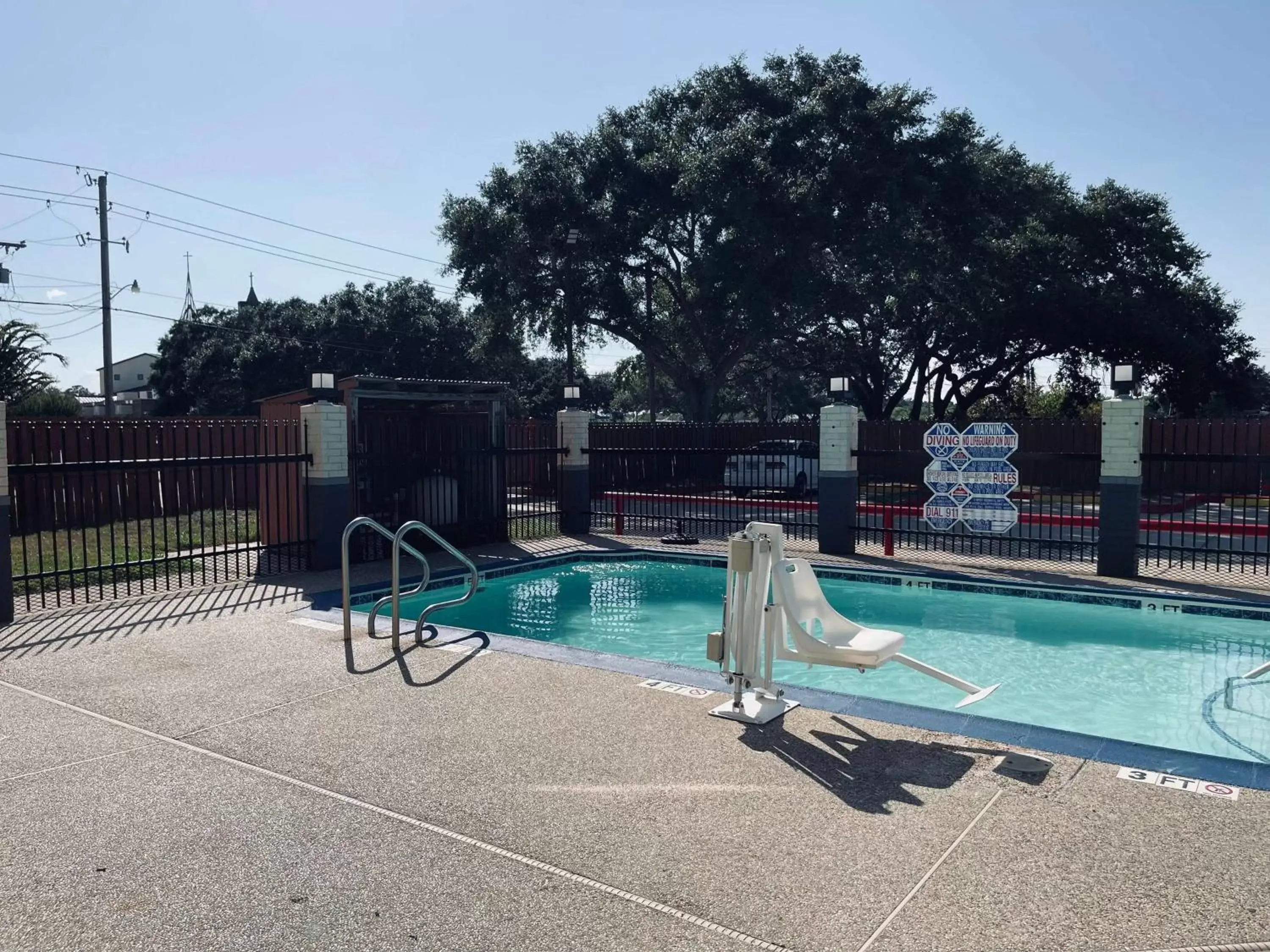 Pool view, Swimming Pool in Days Inn by Wyndham Dickinson TX
