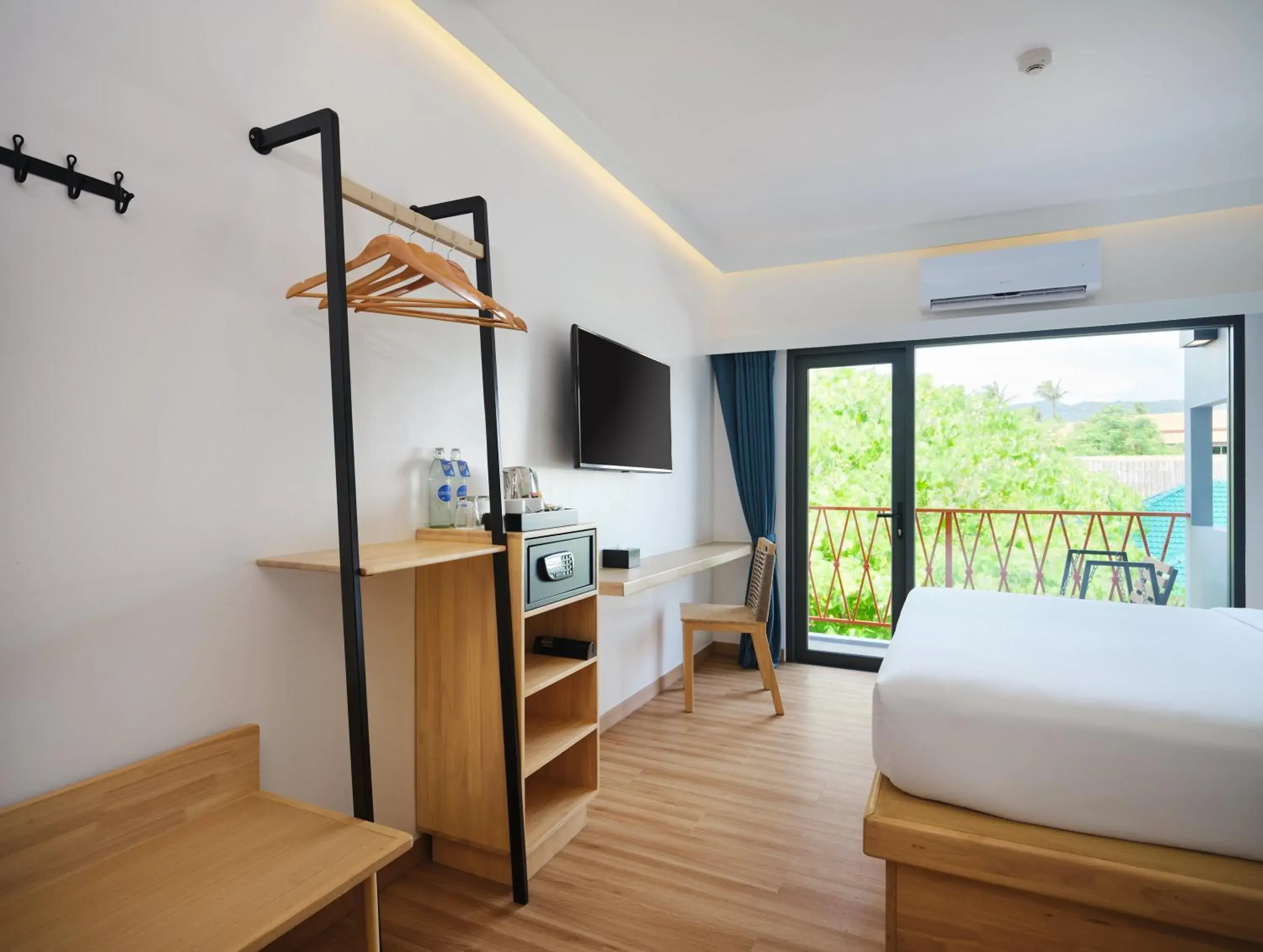 TV and multimedia, TV/Entertainment Center in Lub d Koh Samui Chaweng Beach - SHA Extra Plus