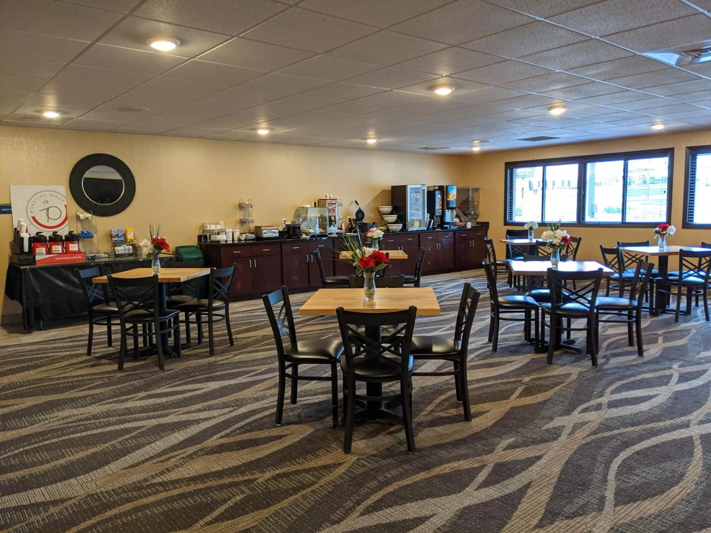 Breakfast in Cobblestone Inn & Suites - Merrill Breakfast in Cobblestone Inn & Suites - Merrill