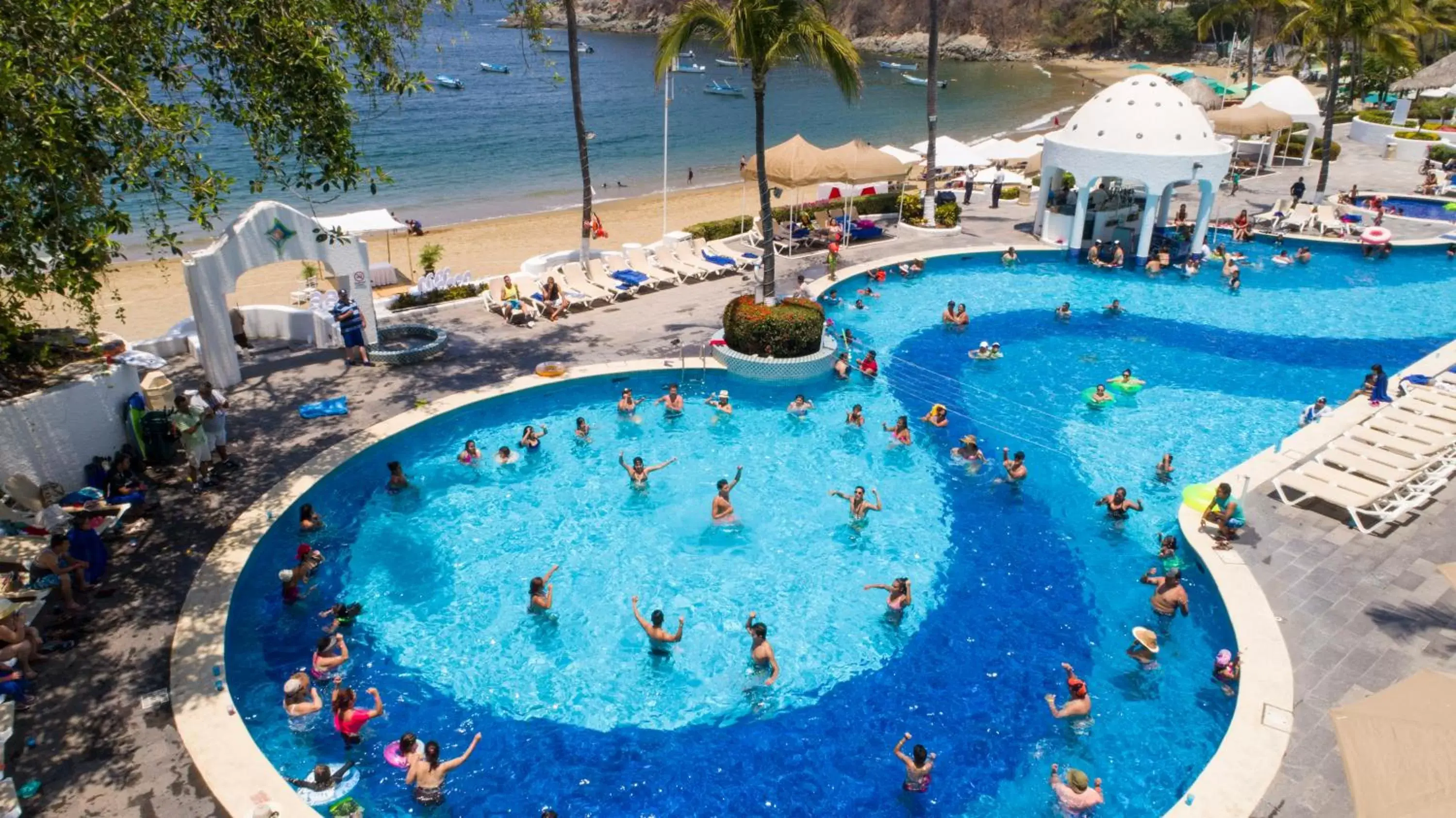 Swimming pool, Pool View in Tesoro Manzanillo All Inclusive