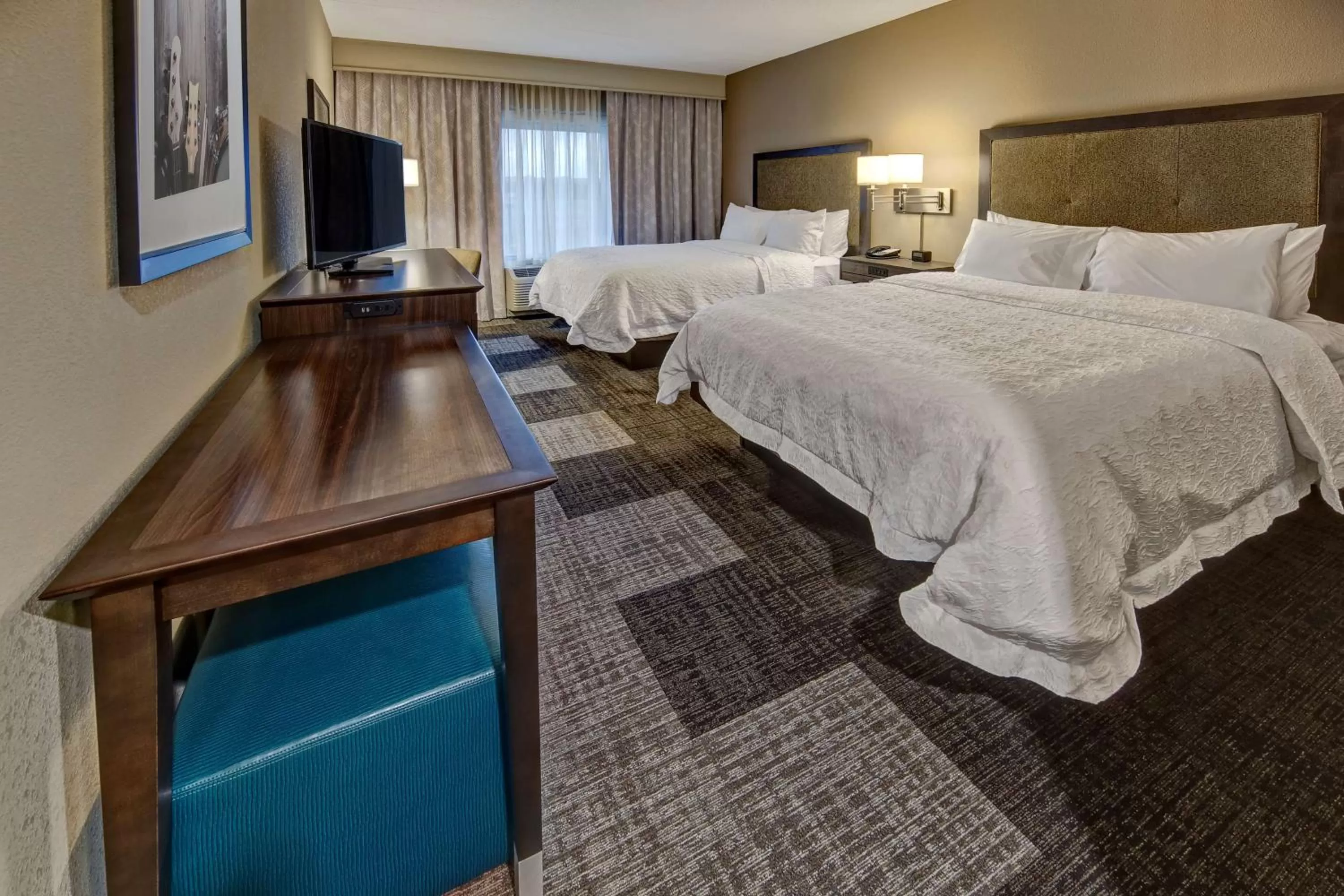 Bed in Hampton Inn & Suites By Hilton Nashville Hendersonville Tn