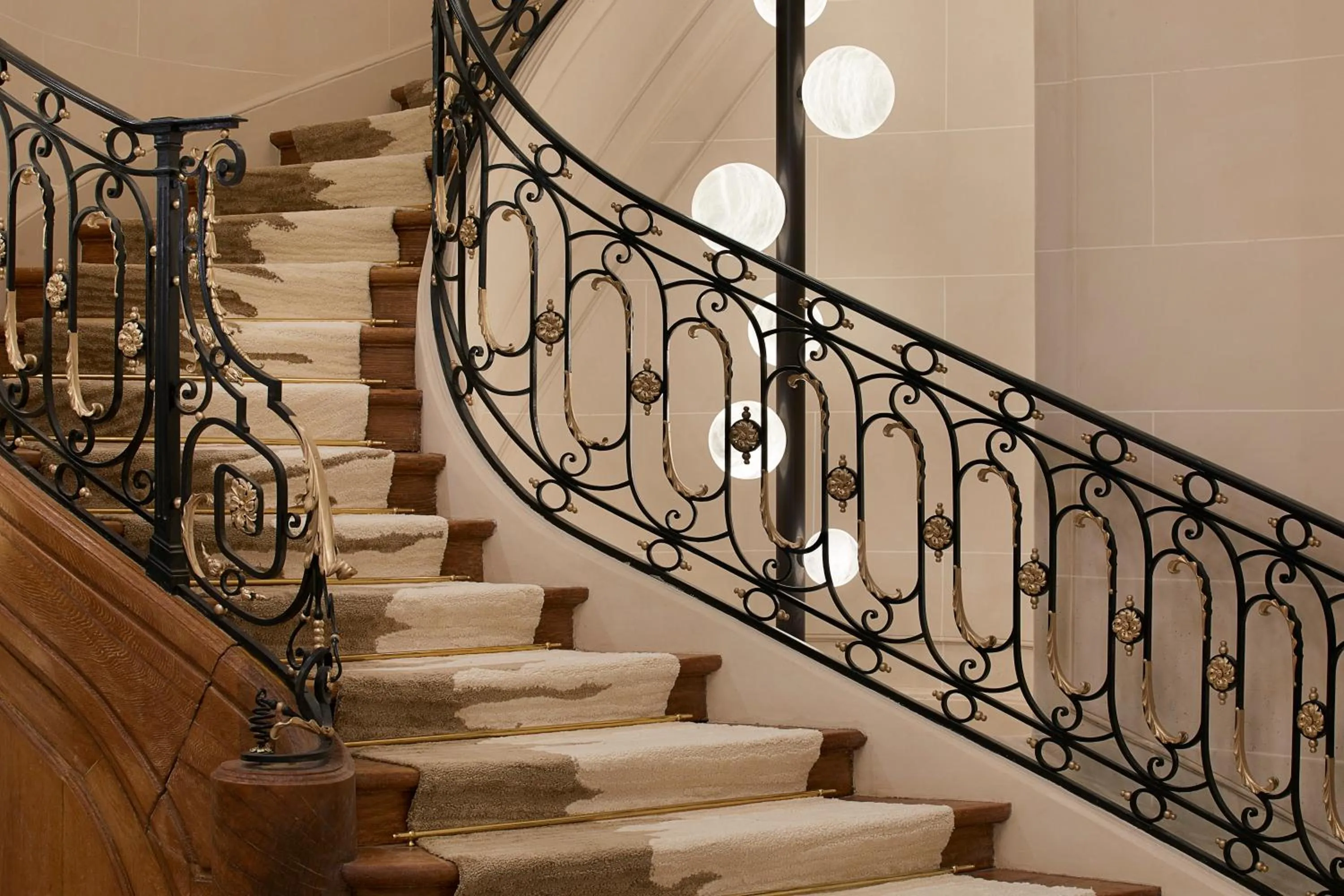 Property building in Maison Villeroy