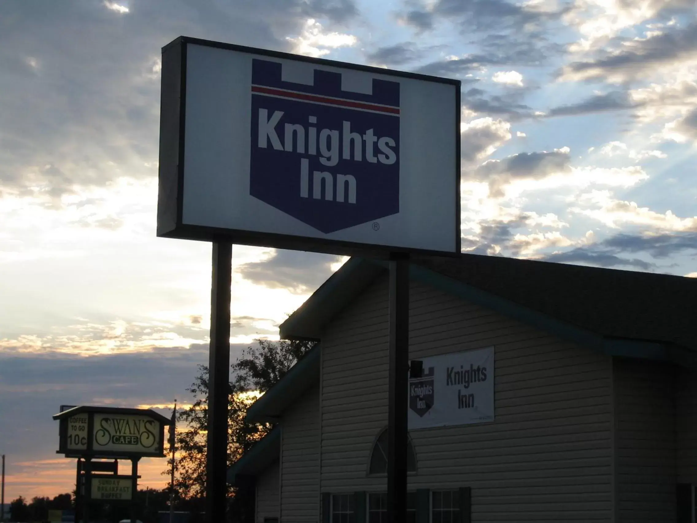 Facade/entrance, Property Logo/Sign in Knights Inn Litchfield