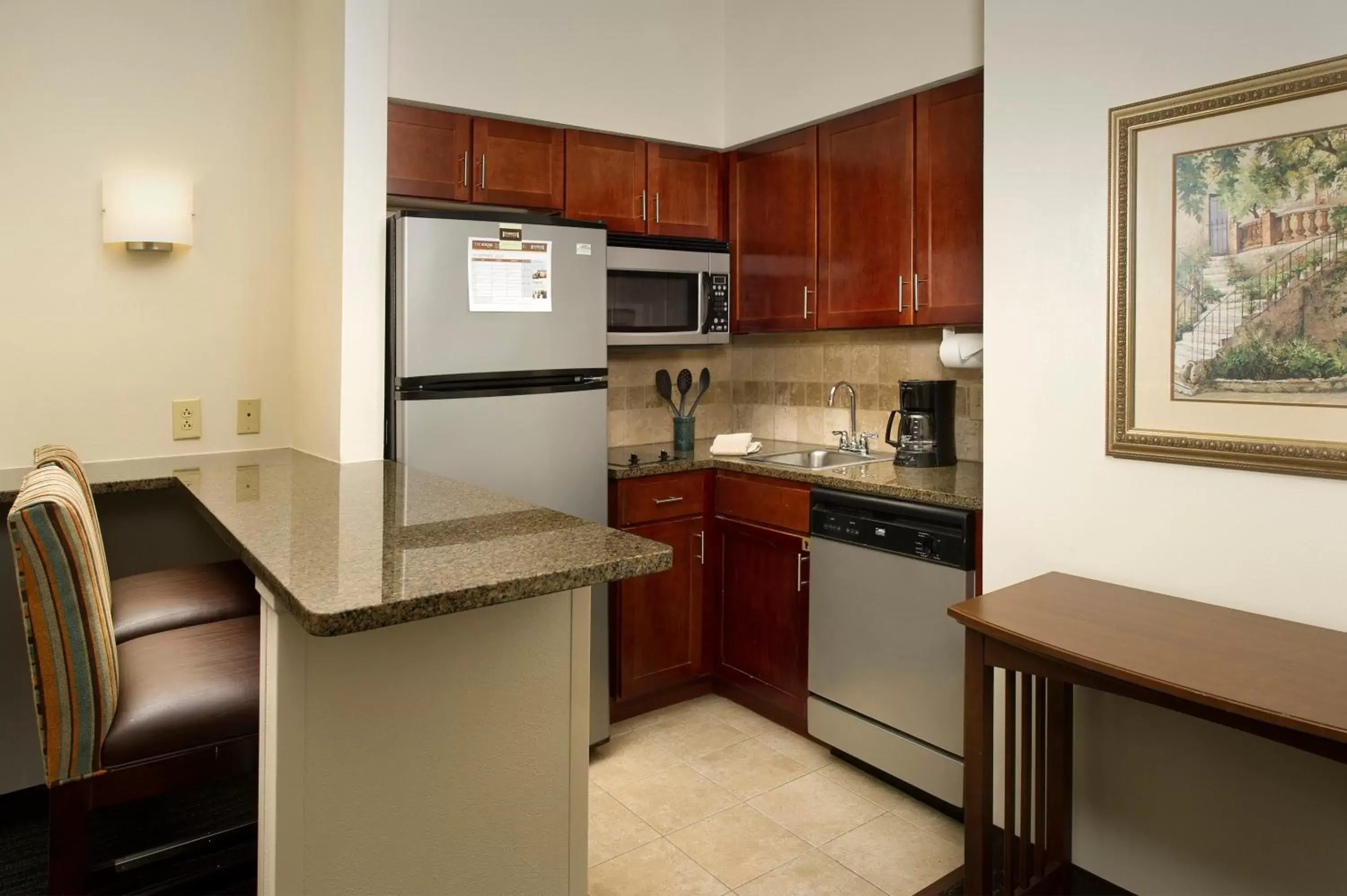 Photo of the whole room, Kitchen/Kitchenette in Staybridge Suites Baltimore BWI Airport, an IHG Hotel