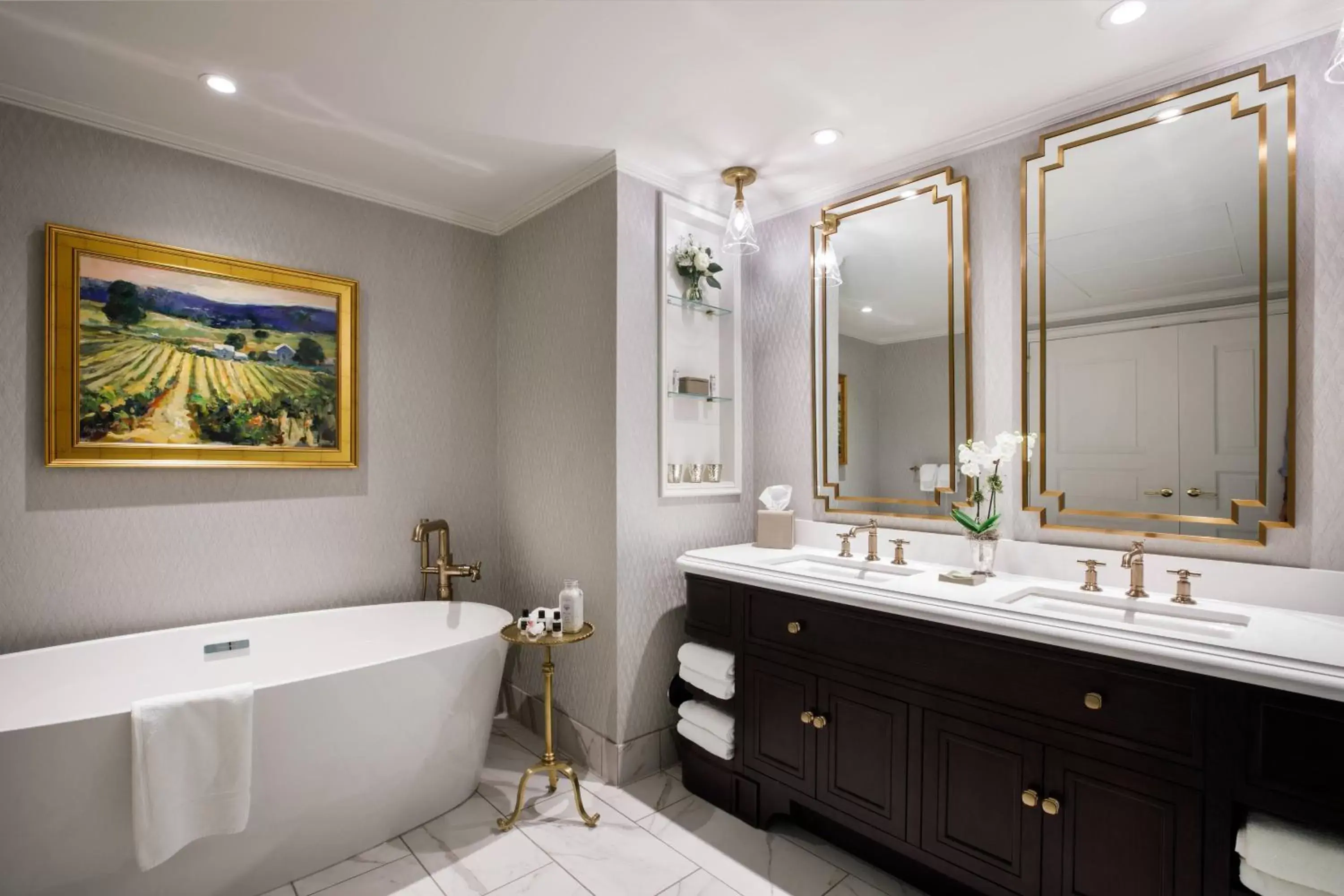 Bathroom in Hotel Carmichael, Autograph Collection