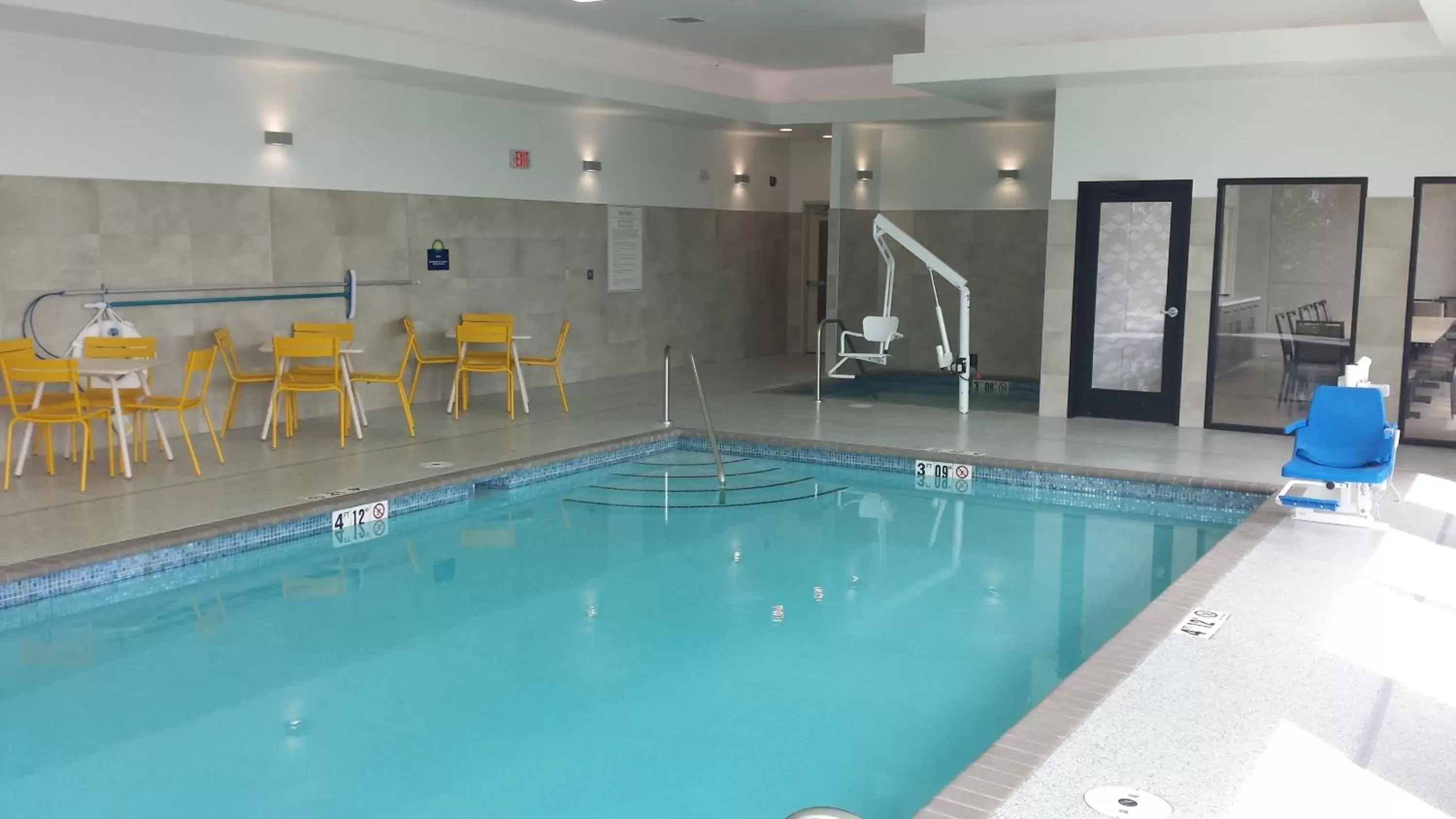 Swimming pool in Days Inn & Suites by Wyndham Duluth by the Mall Swimming pool in Days Inn & Suites by Wyndham Duluth by the Mall