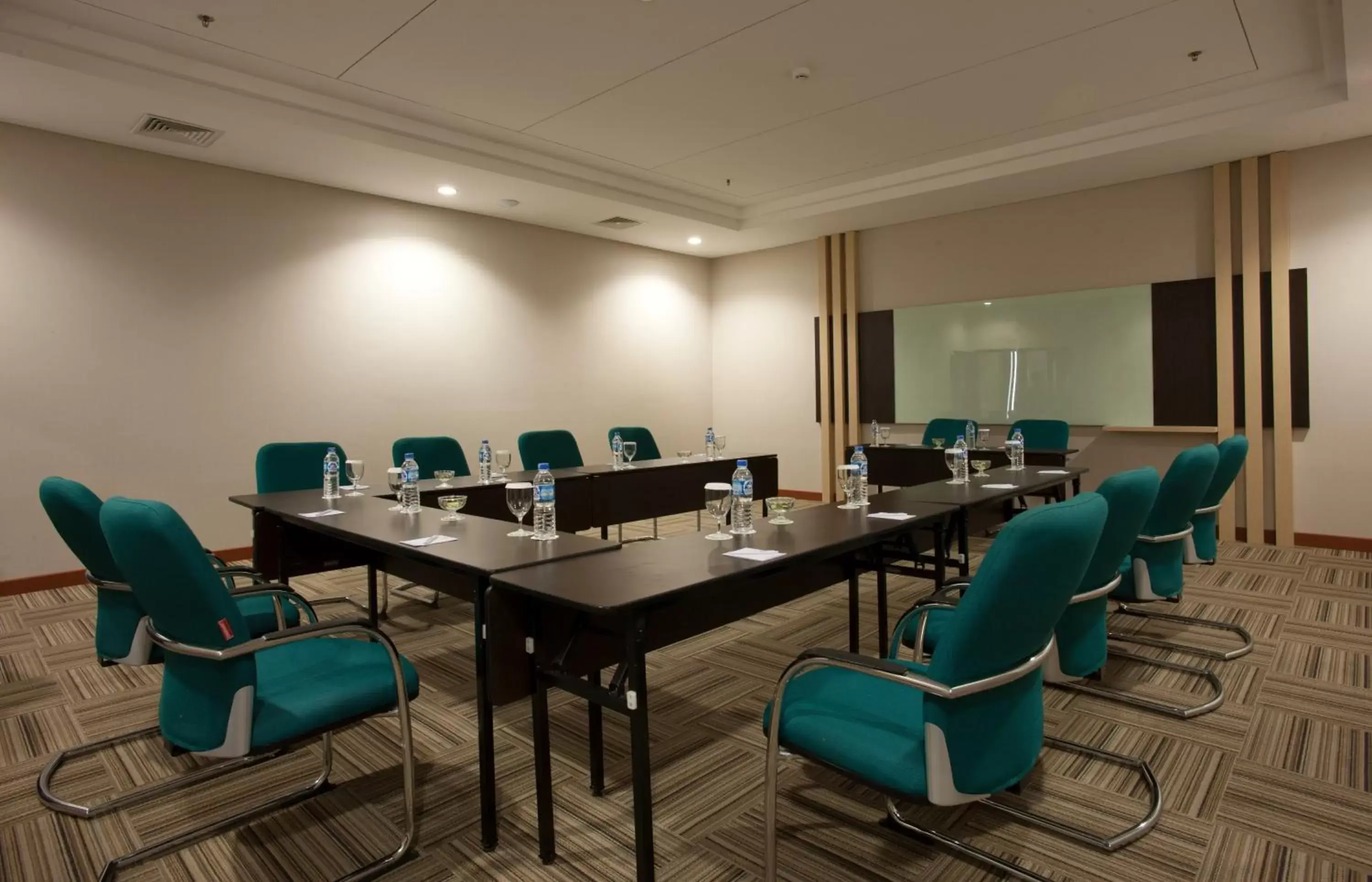 Meeting/conference room in Best Western The Lagoon Hotel
