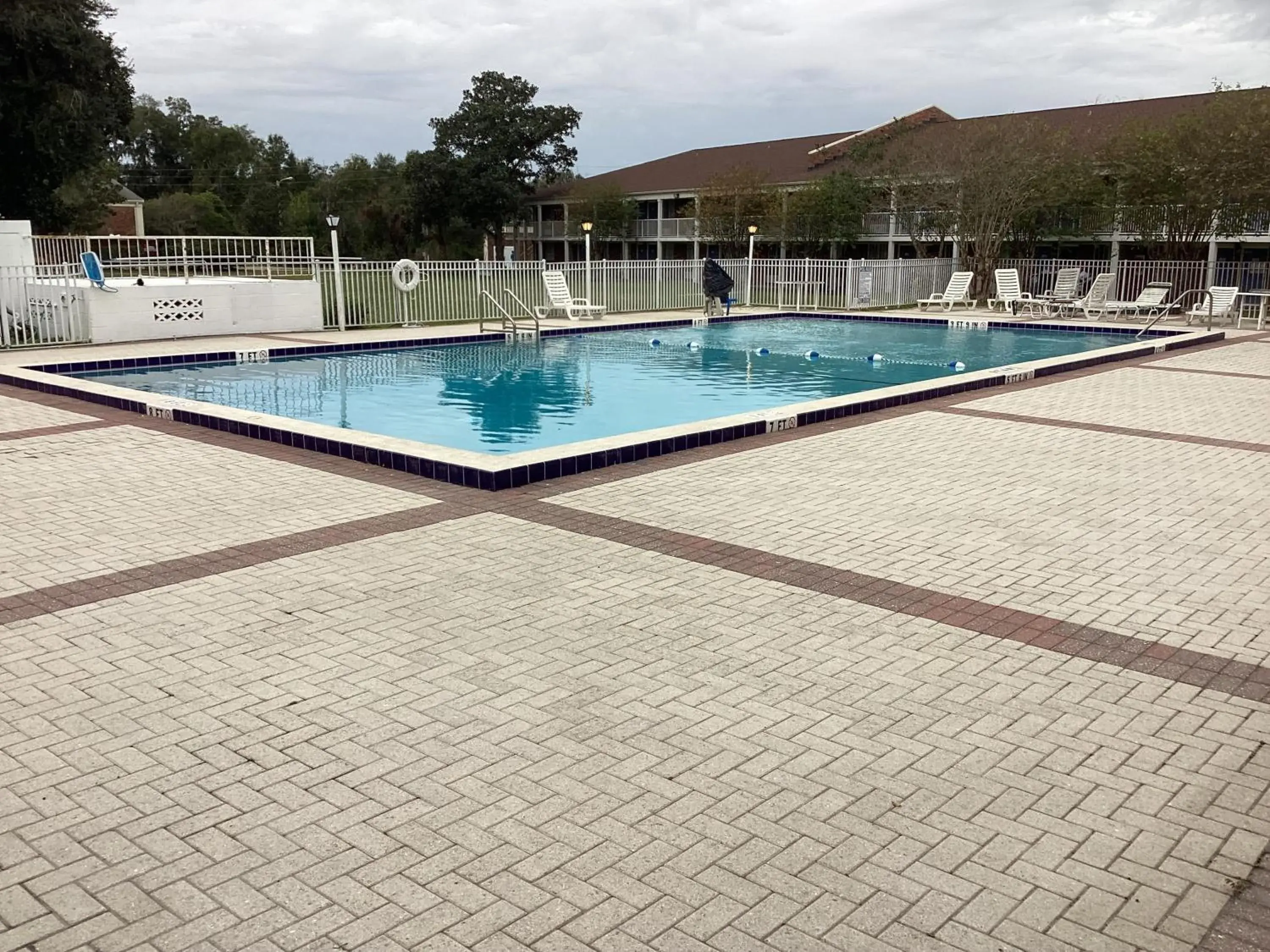 , Swimming Pool in Motel 6-Ocala, FL - Conference Center