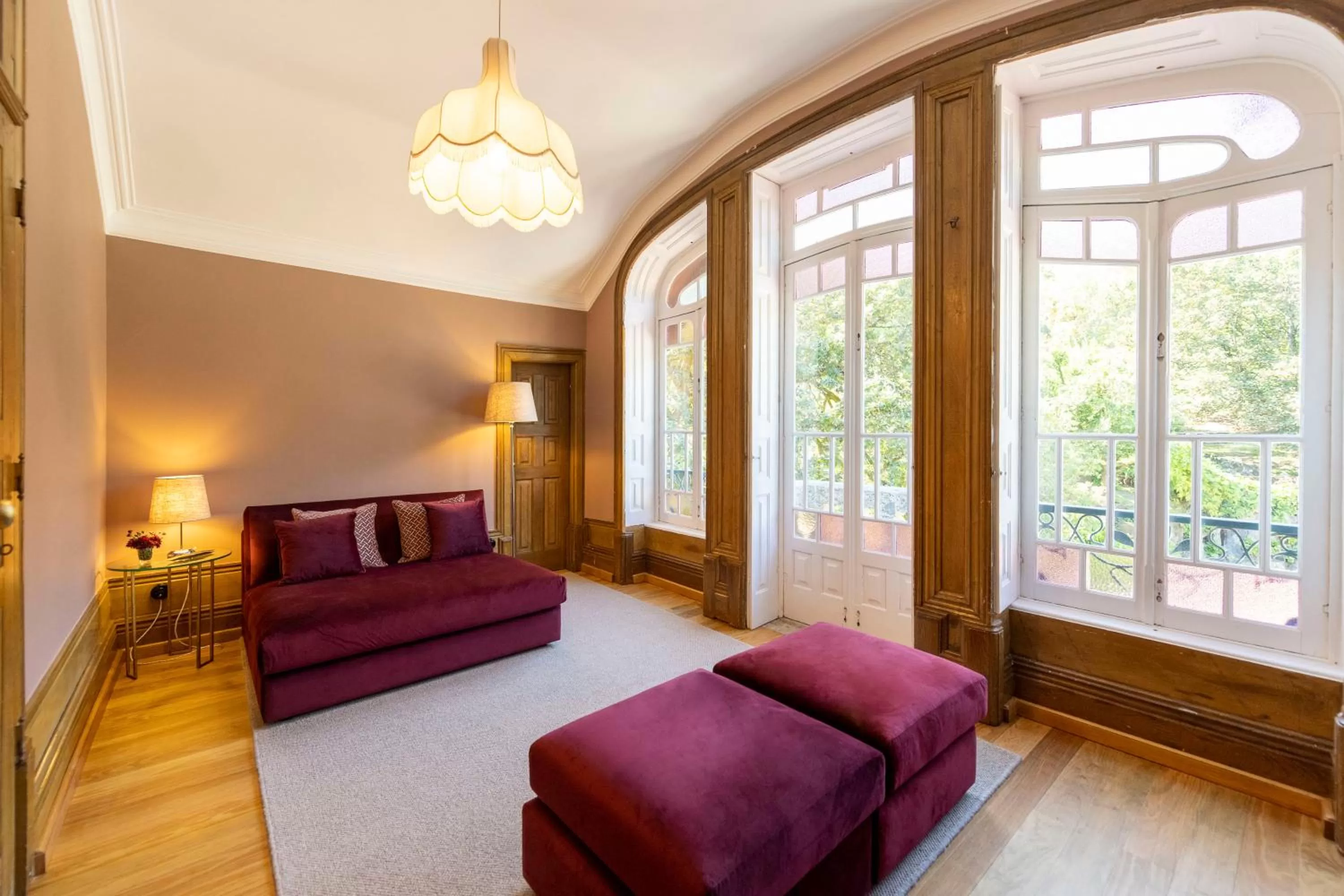 Living room, Bed in The Grove Houses