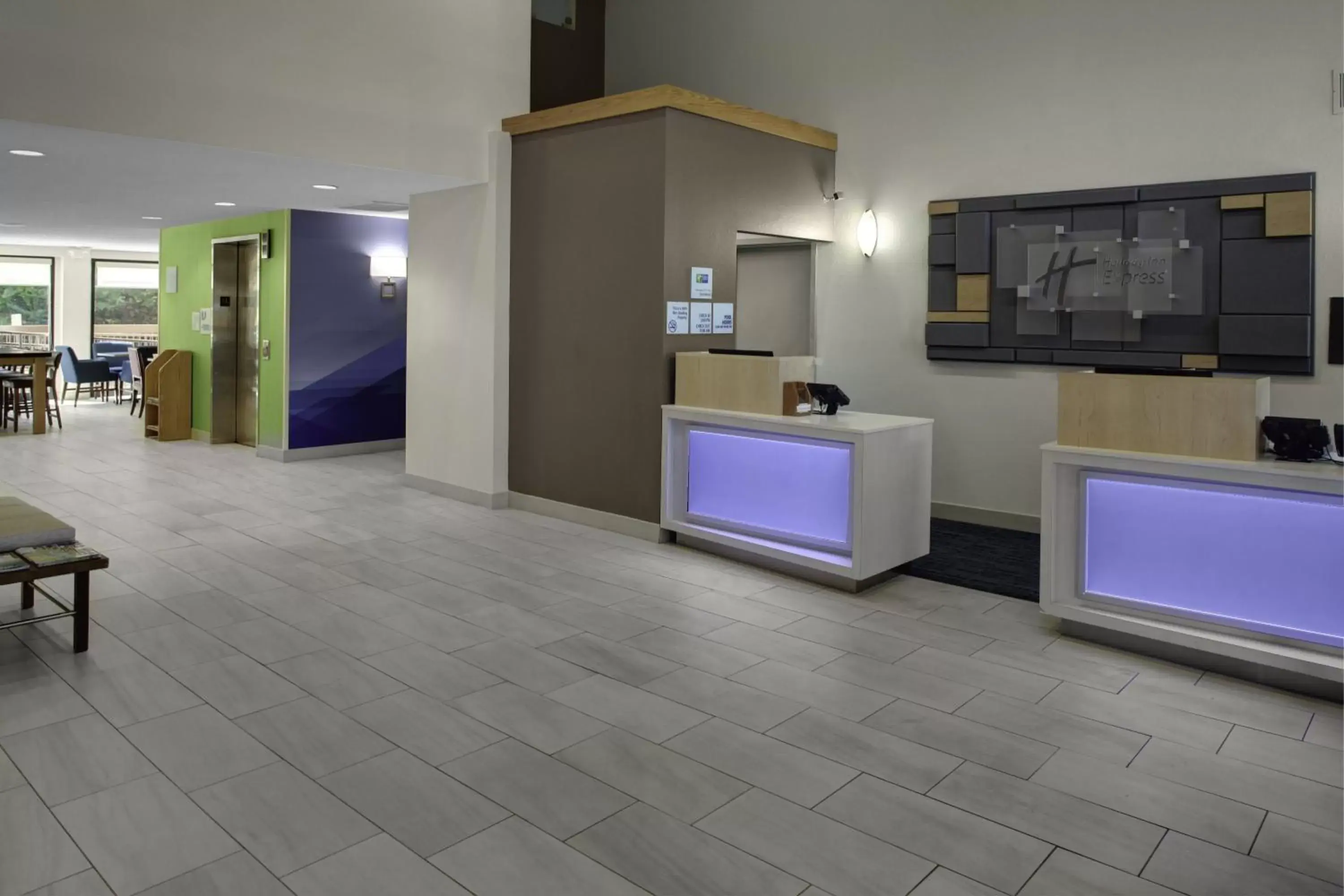 Property building, Lobby/Reception in Holiday Inn Express Richmond-Mechanicsville, an IHG Hotel