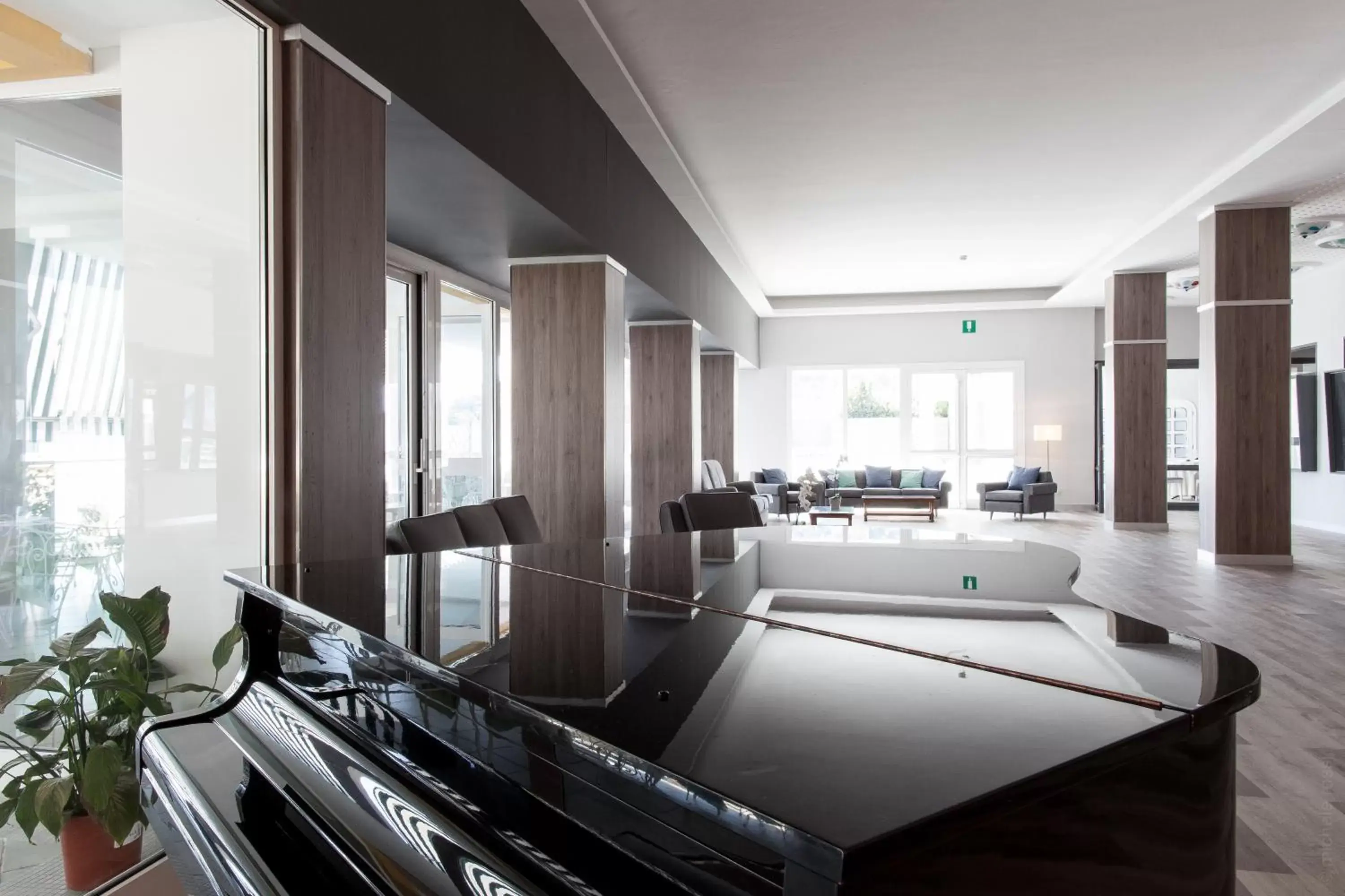 Communal lounge/ TV room in B&B Hotels Park Hotel Suisse Santa Margherita Ligure