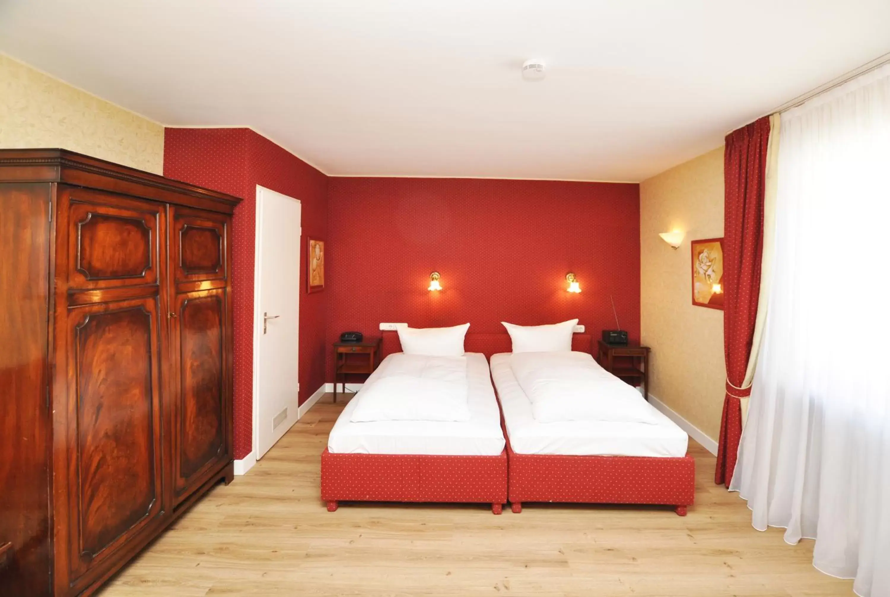 Double Room in Hotel Altmünchen by Blattl
