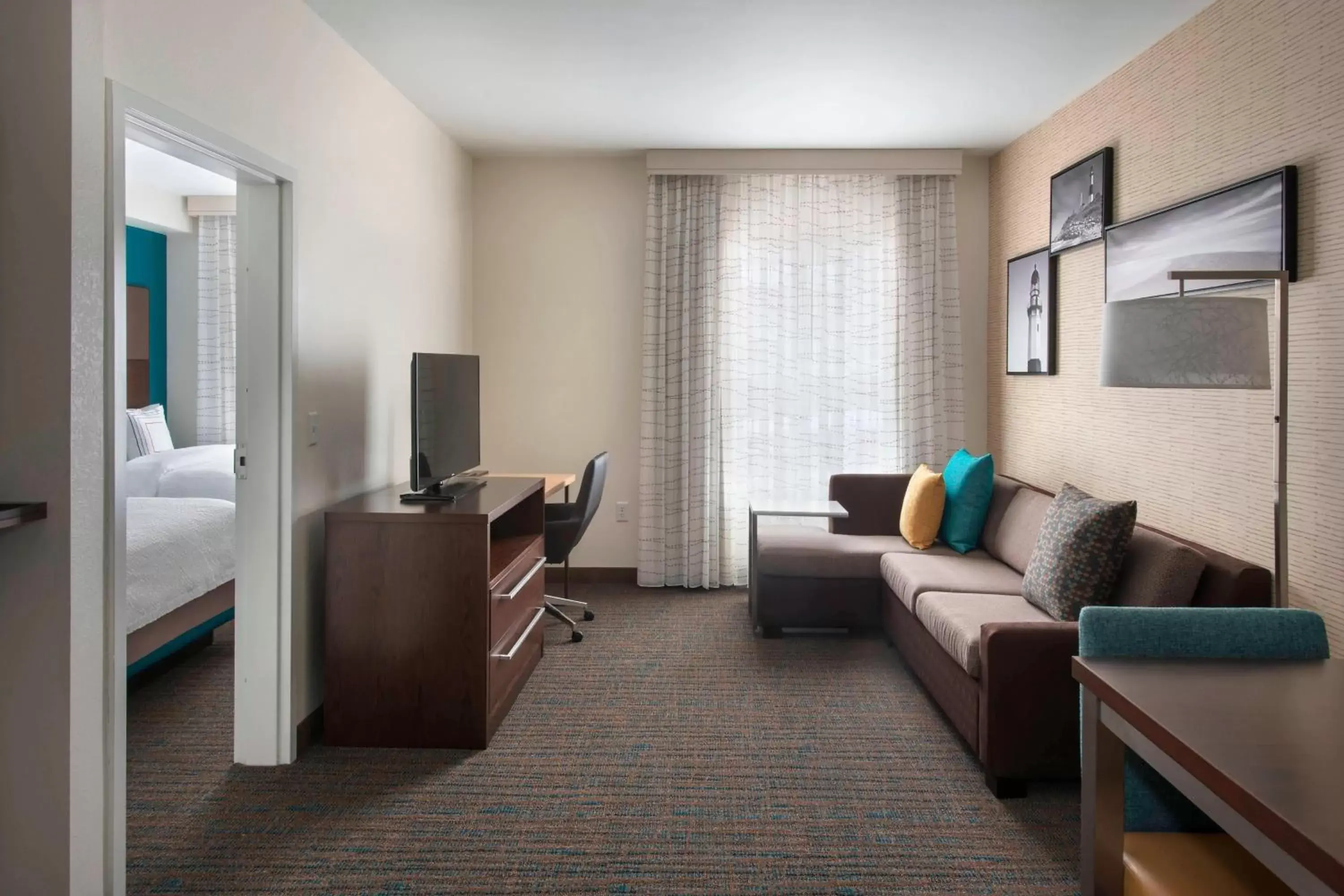 Living room, Seating Area in Residence Inn by Marriott New York Long Island East End
