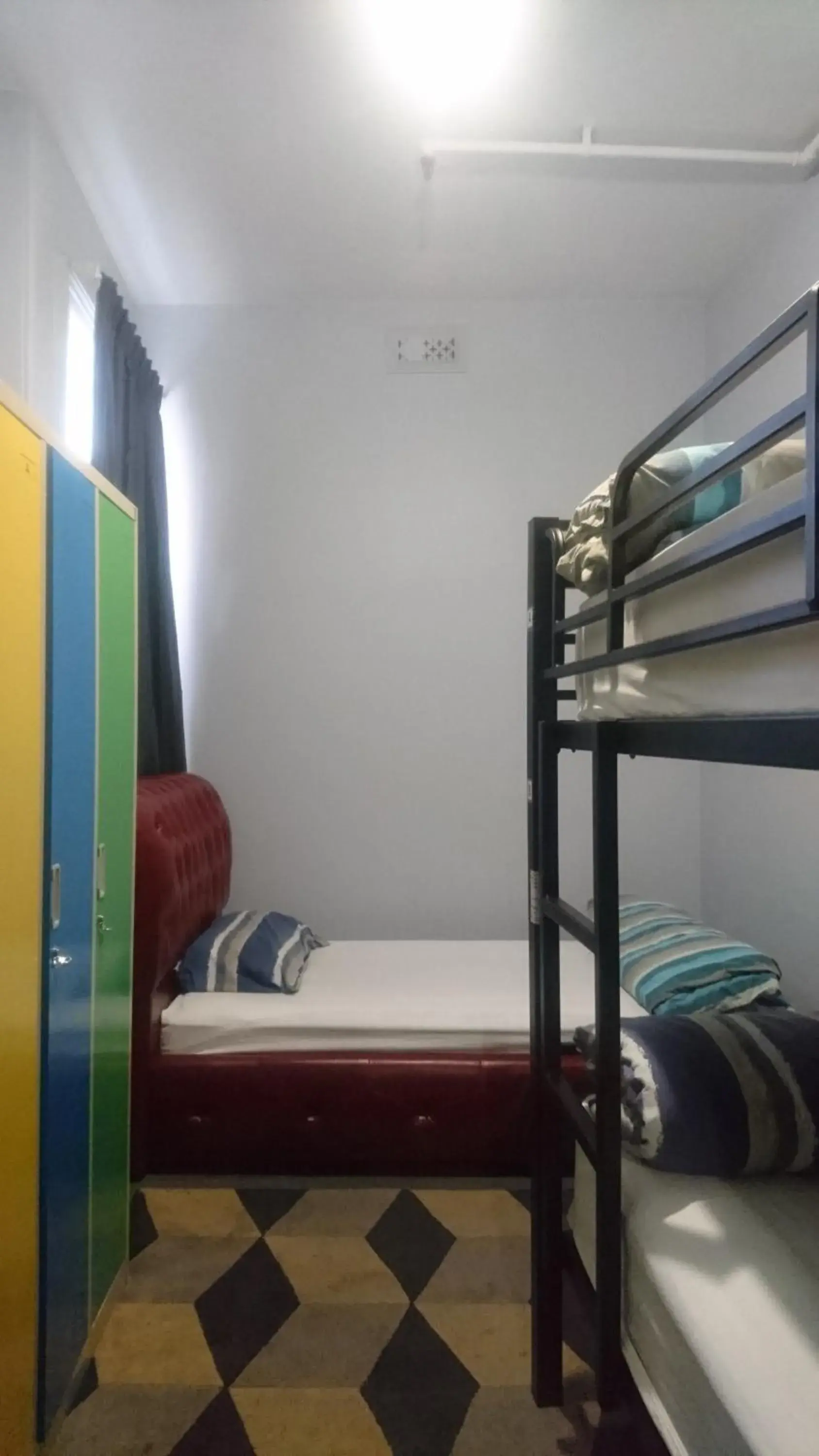 Bunk Bed in Backpackers Imperial Hotel