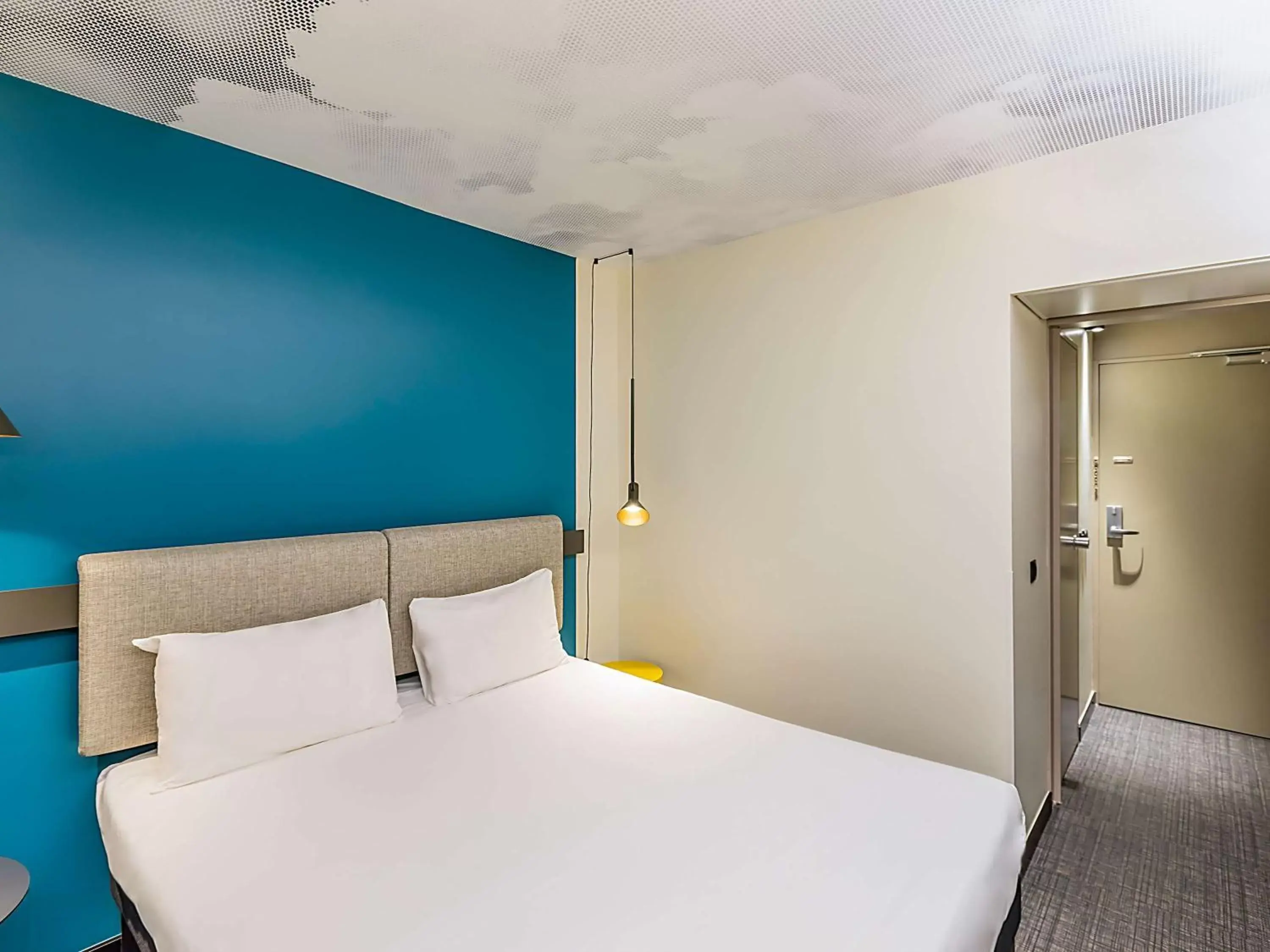 Bedroom, Bed in Hotel ibis Lisboa Alfragide