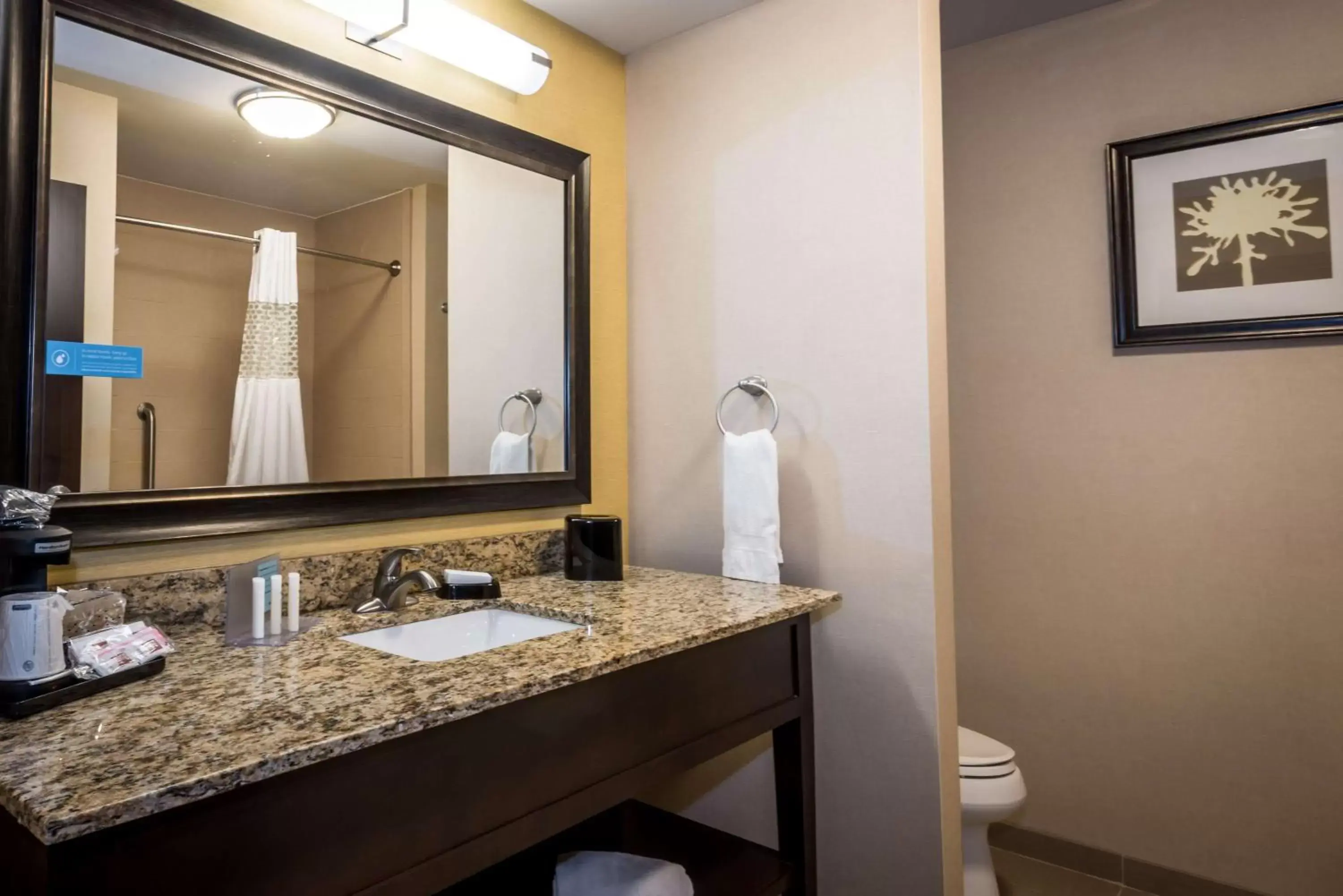 Bathroom in Hampton Inn Indianapolis NW/Zionsville