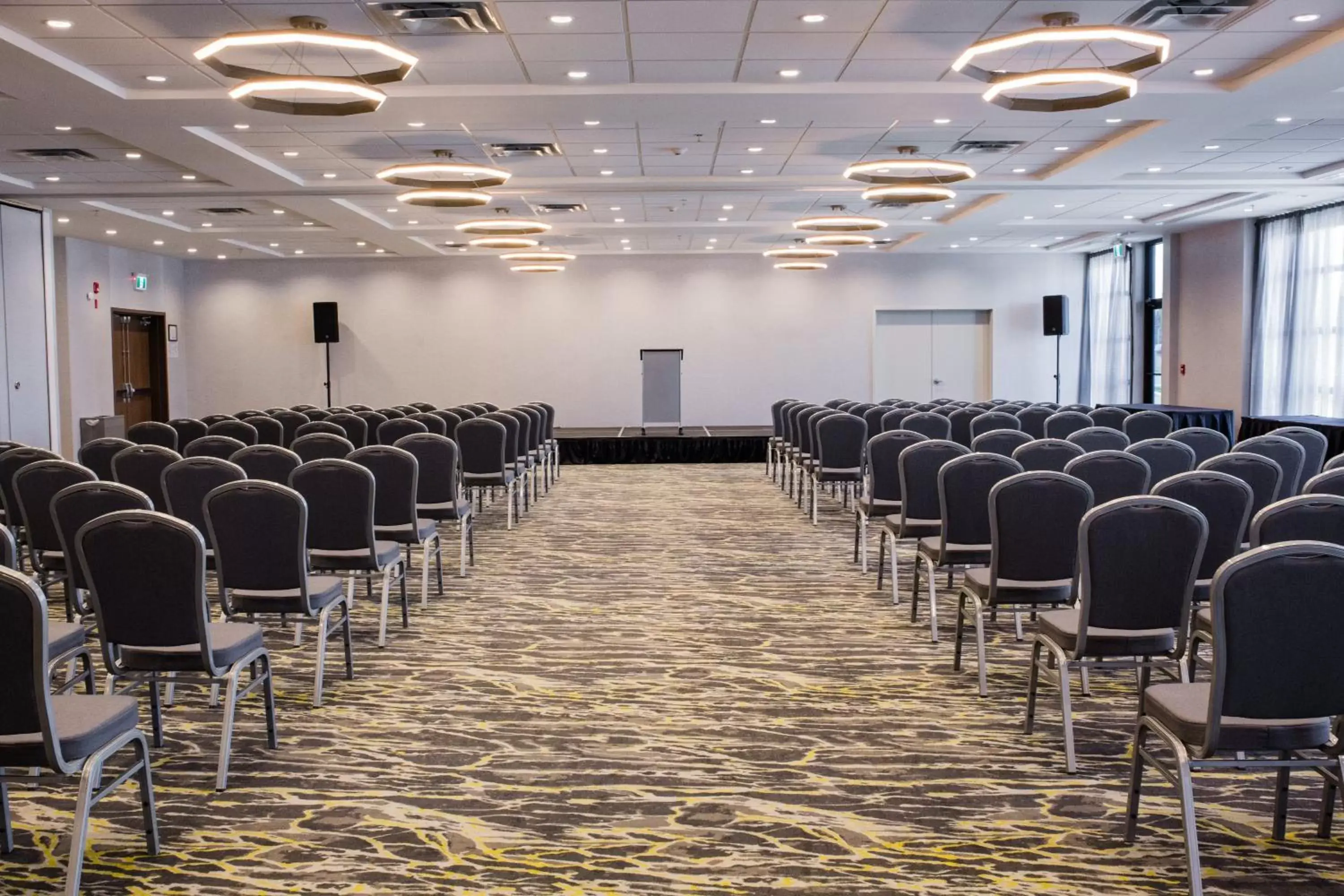 Meeting/conference room in Holiday Inn Hotel & Suites Calgary South - Conference Ctr, an IHG Hotel