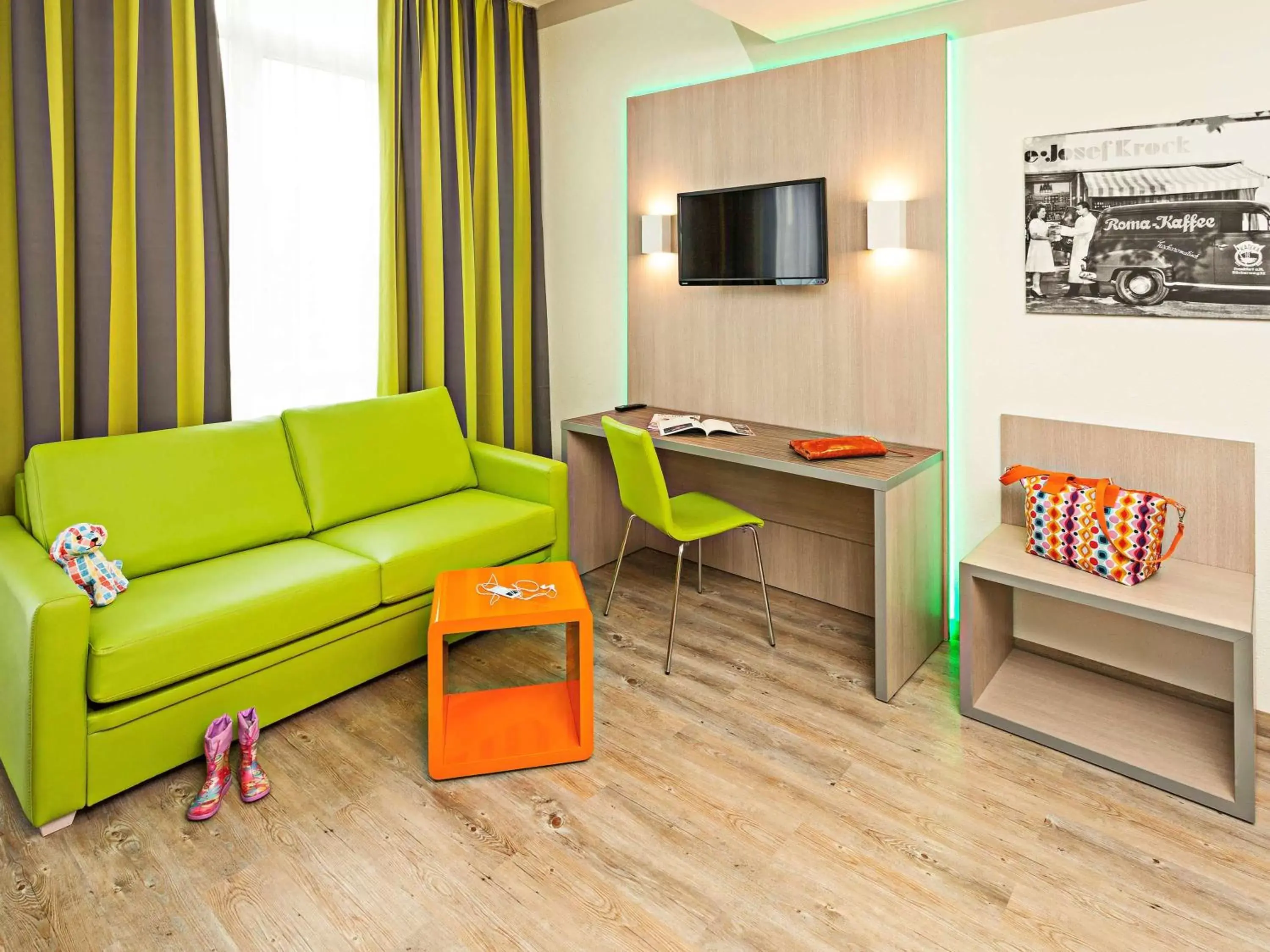 Photo of the whole room, Seating Area in ibis Styles Bochum Hauptbahnhof