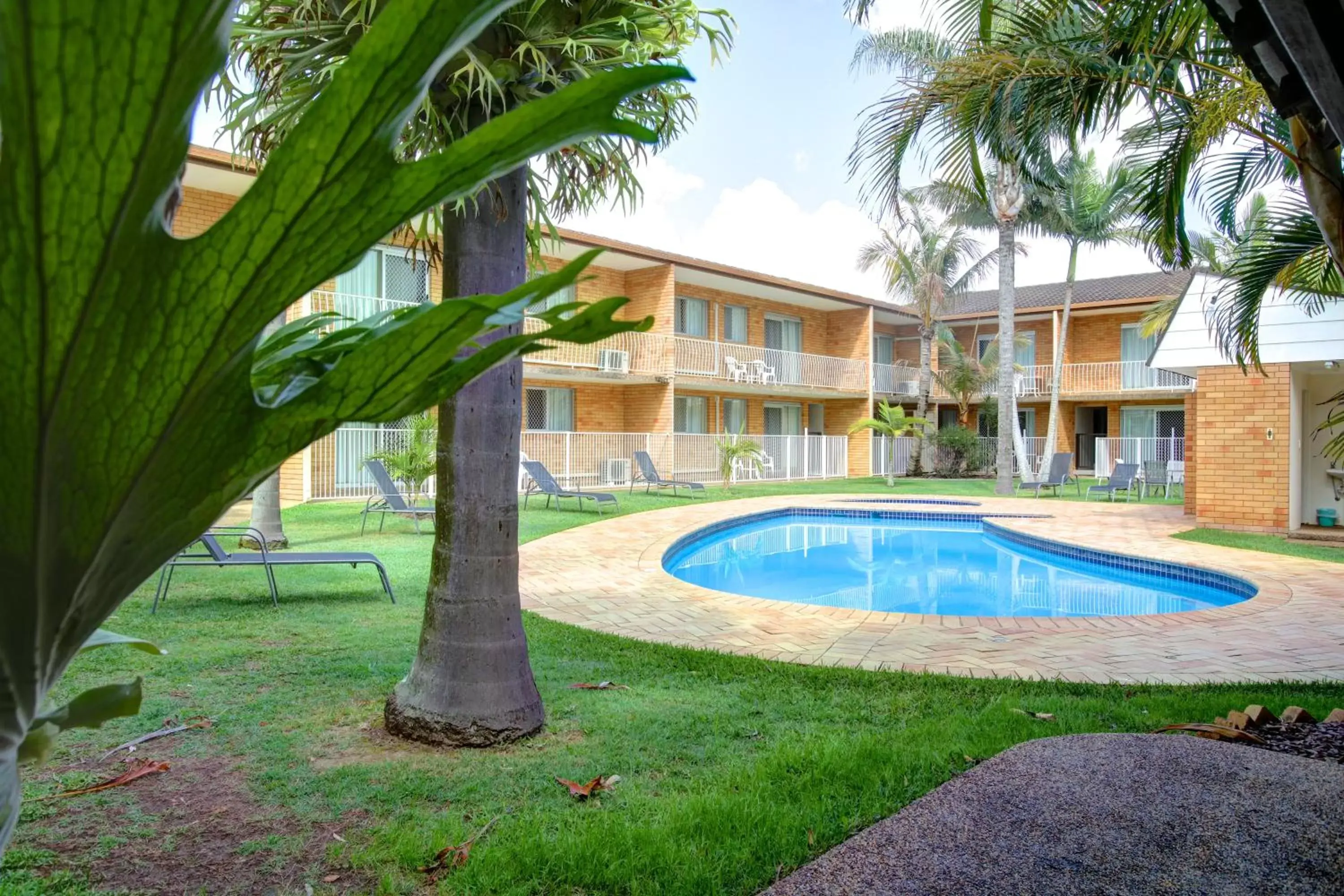 Property building, Swimming Pool in Beachpark Apartments Coffs Harbour