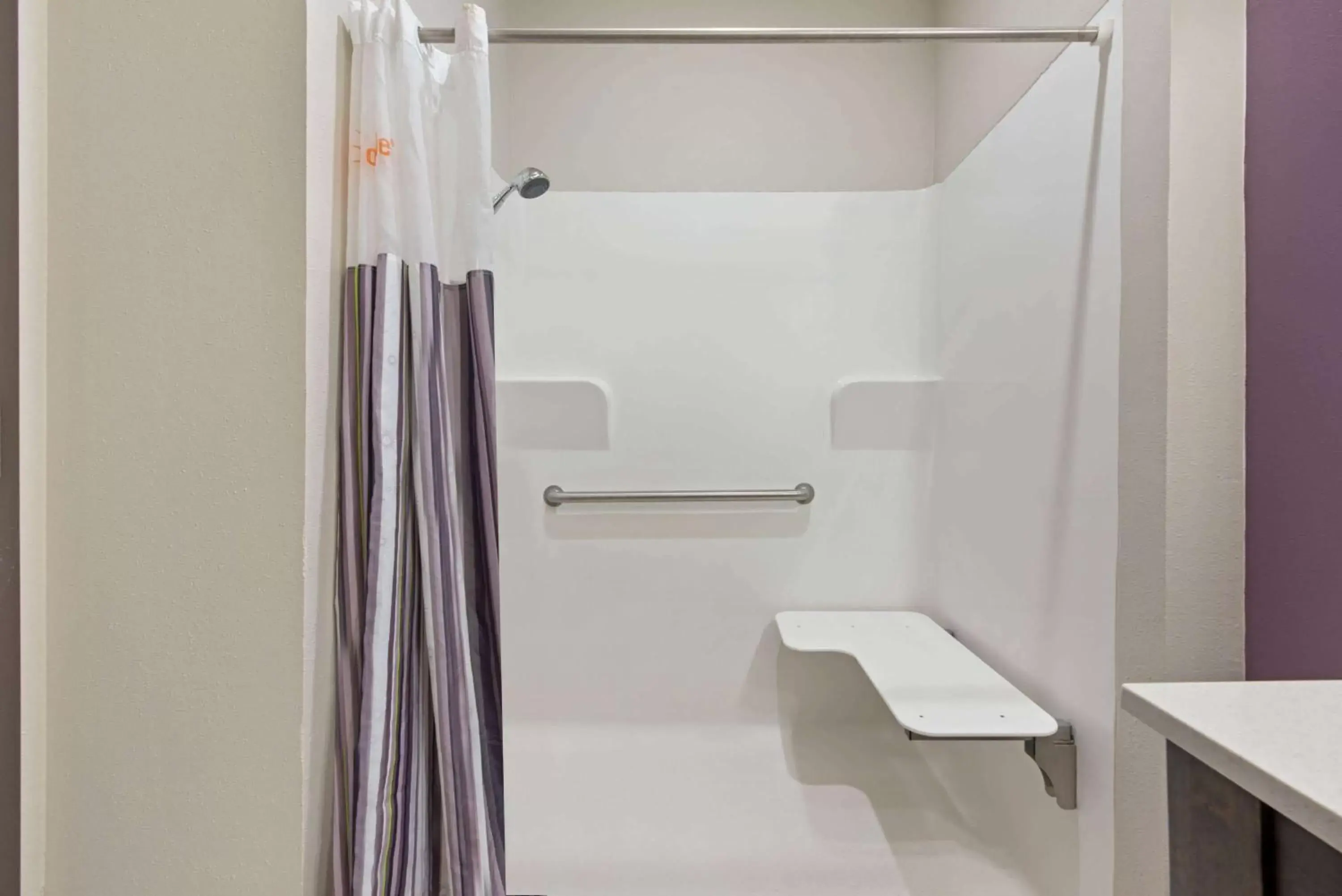 Shower, Bathroom in La Quinta by Wyndham Lake Charles - Westlake