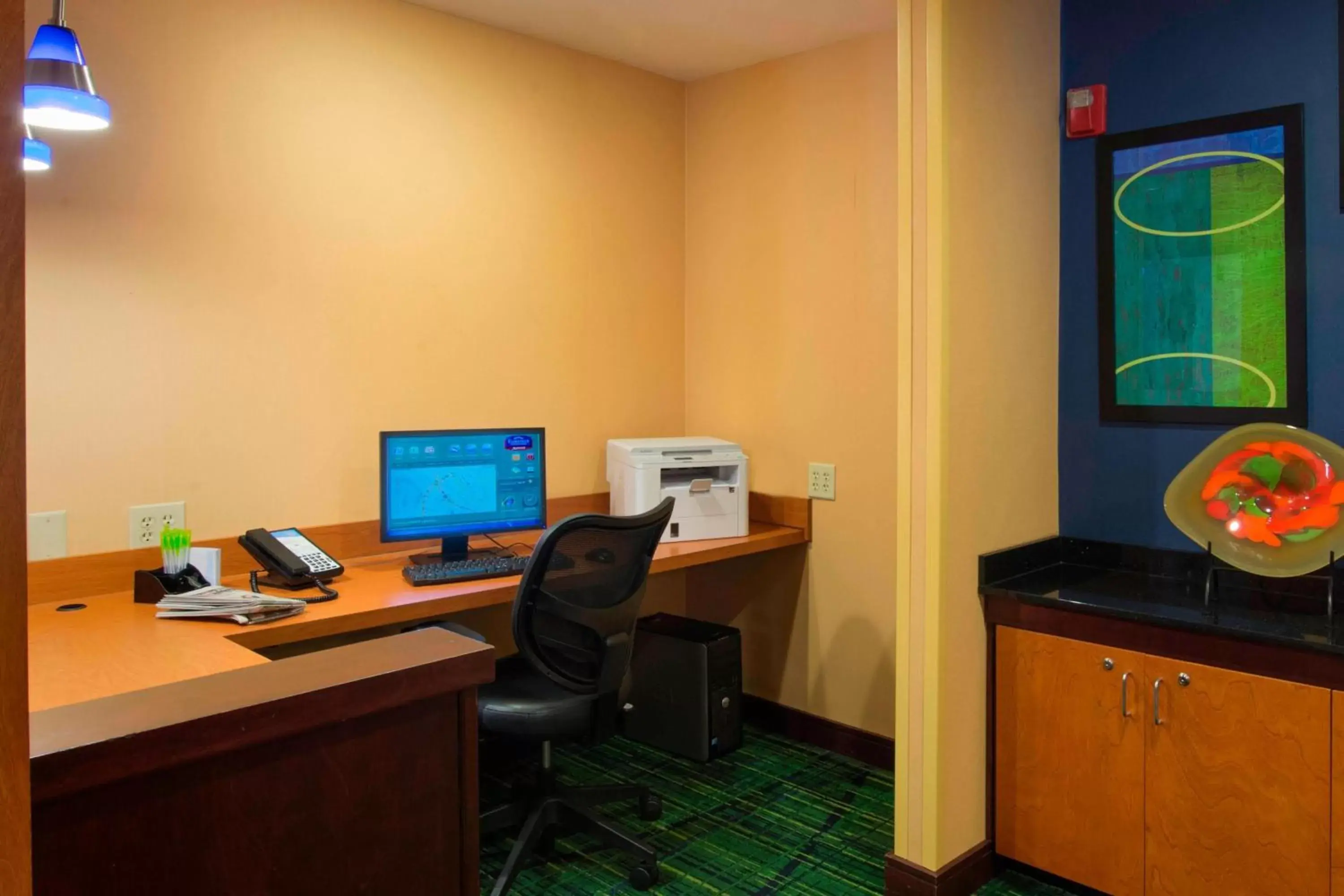 Business facilities in Fairfield Inn & Suites by Marriott Charleston Airport/Convention Center