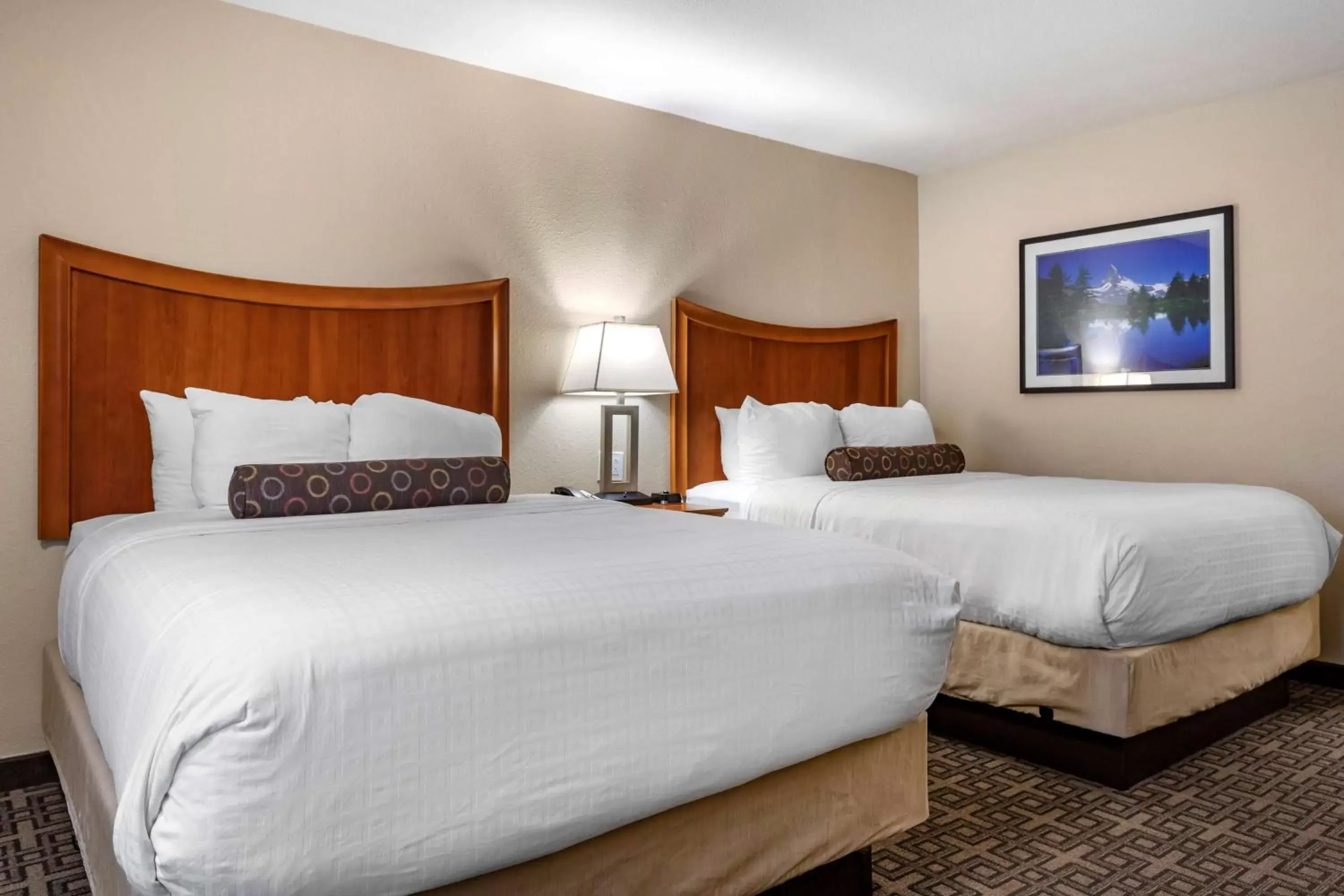 Double Room with Two Double Beds and Roll-In Shower - Mobility Access/Non-Smoking in Best Western Swiss Clock Inn Double Room with Two Double Beds and Roll-In Shower - Mobility Access/Non-Smoking in Best Western Swiss Clock Inn