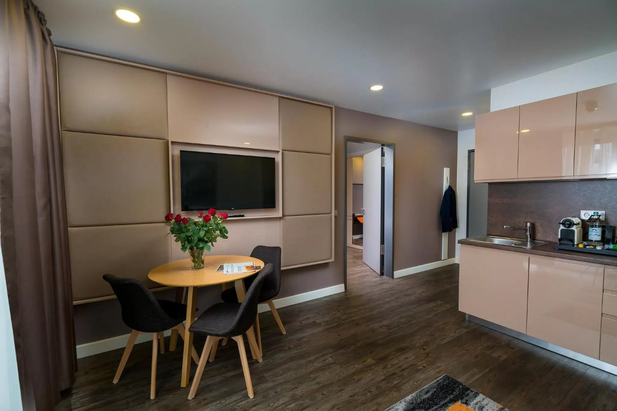 TV and multimedia in Hotel Kreis Residenz München