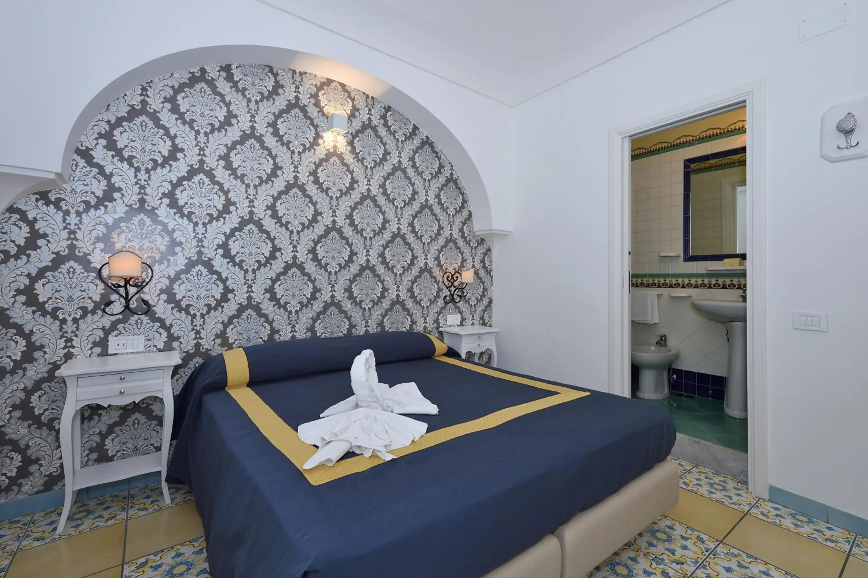 Bed in Hotel Settebello