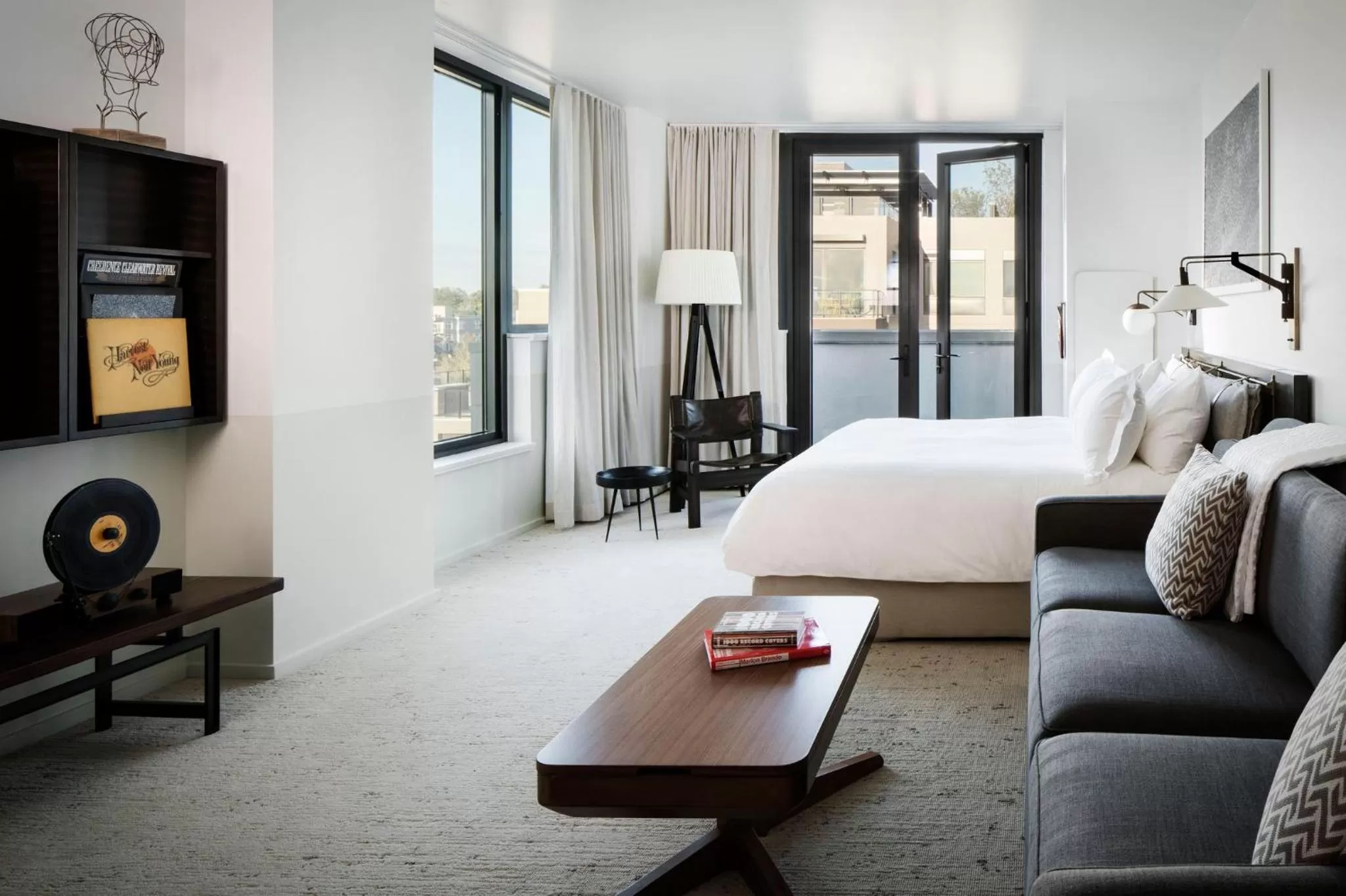 Photo of the whole room, Bed in Halcyon - A Hotel in Cherry Creek