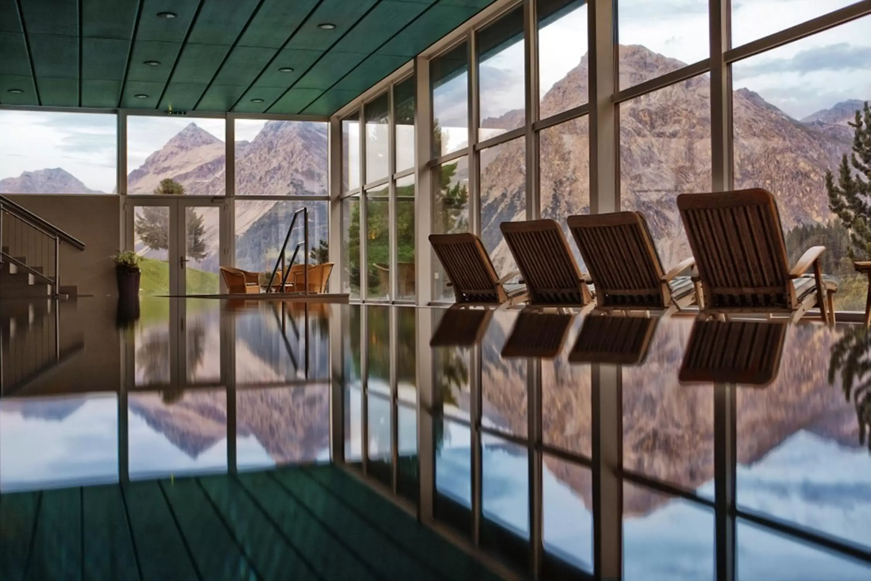 Swimming pool in Arosa Kulm Hotel & Alpin Spa