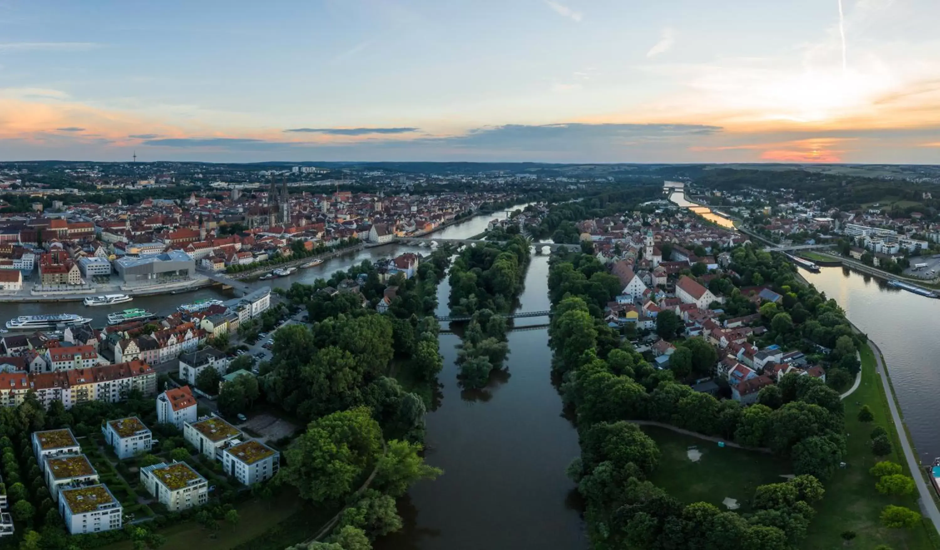 Nearby landmark, Bird's-eye View in Hotel Das Regensburg