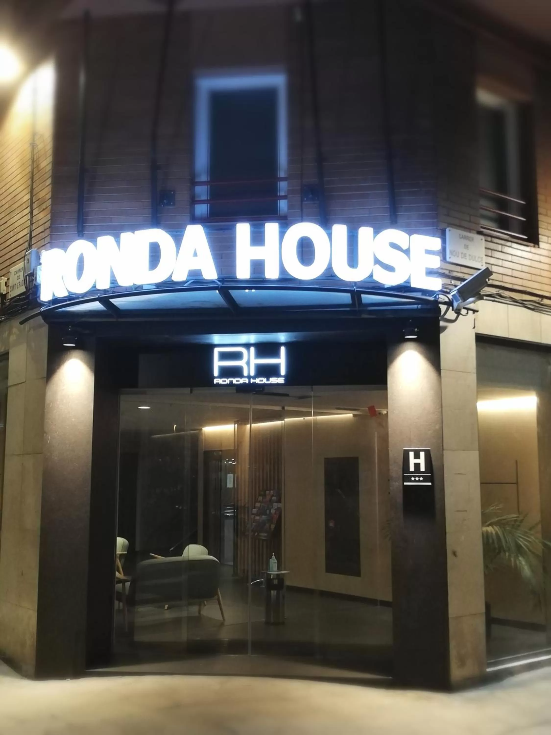 Facade/entrance in Ronda House