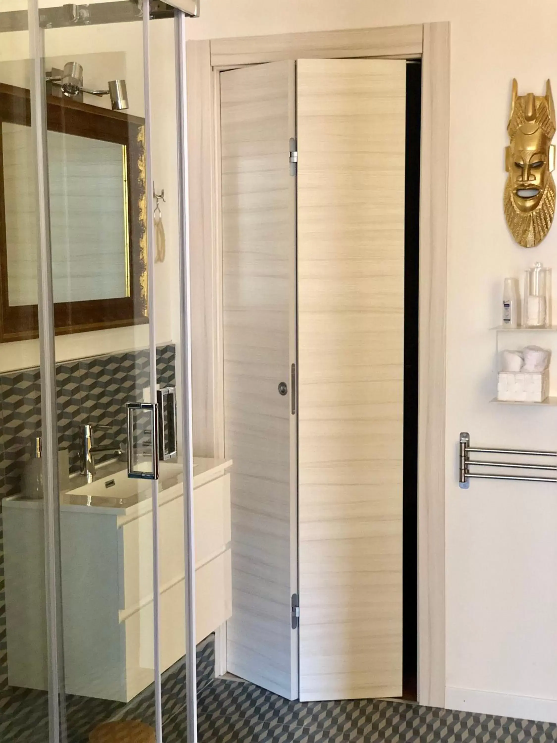 Shower, Bathroom in Palazzina300