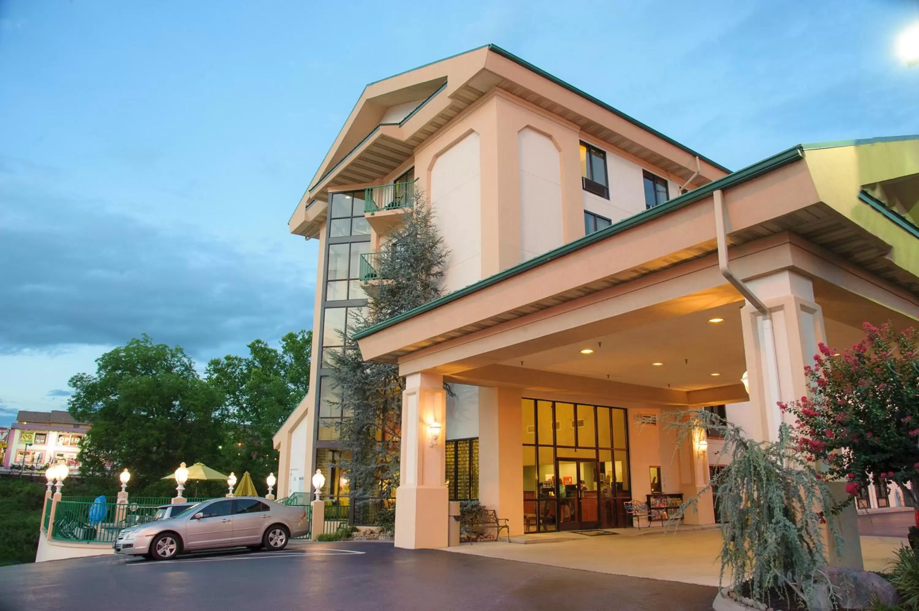 Facade/entrance, Property Building in Pigeon River Inn