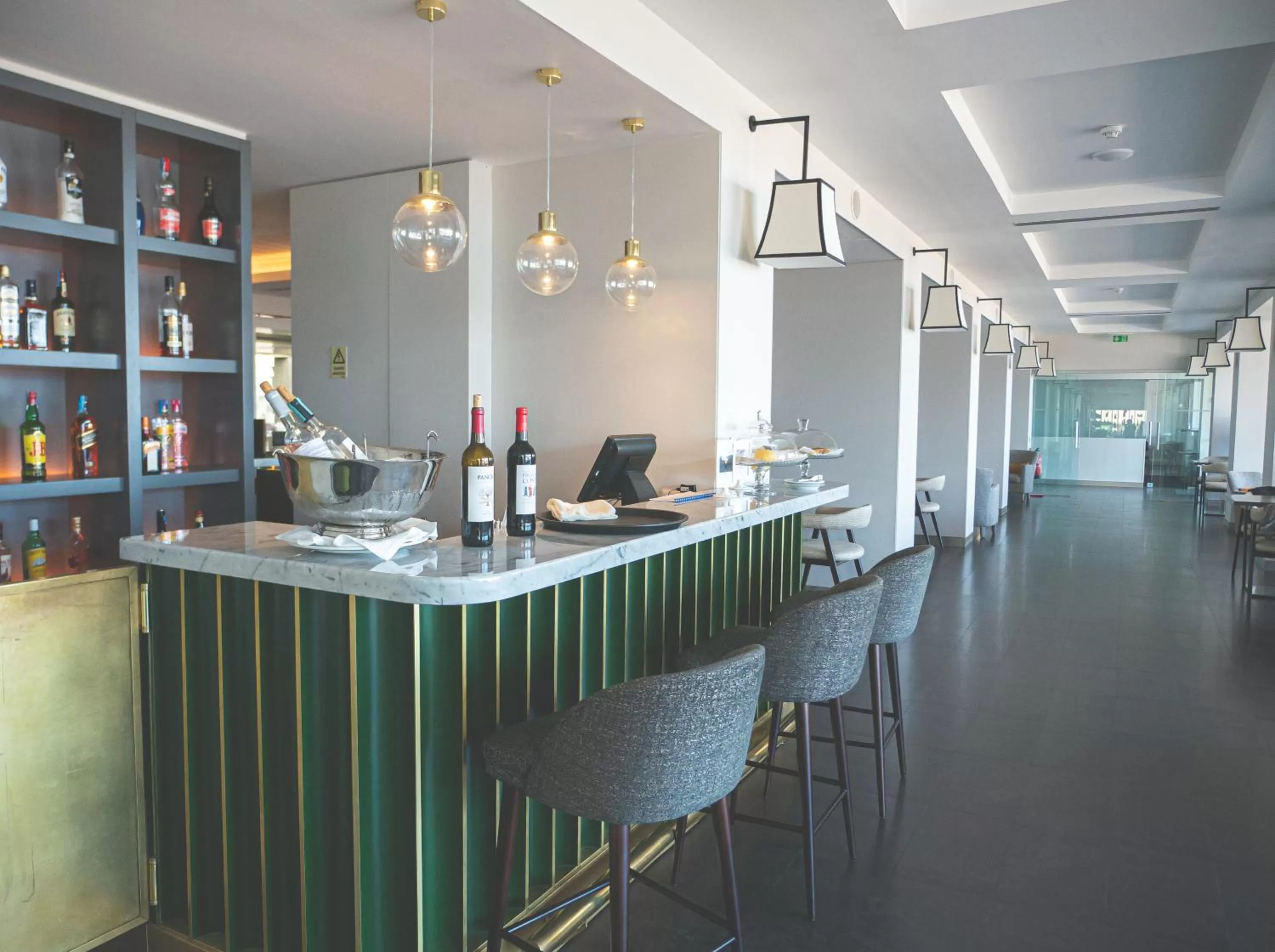 Lounge or bar in Hotel Baia