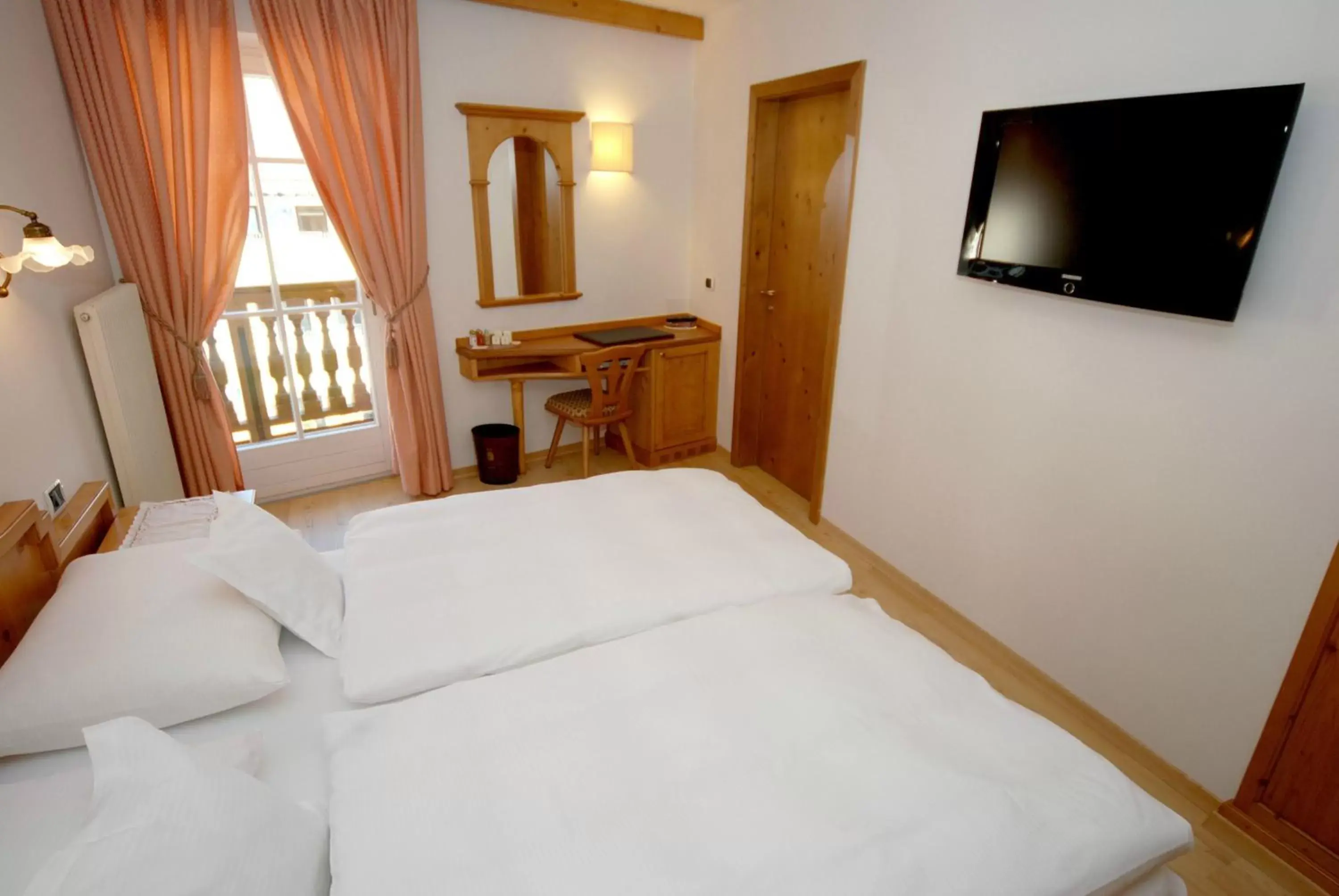 Comfort Double Room with Spa Access in Central Hotel Comfort Double Room with Spa Access in Central Hotel