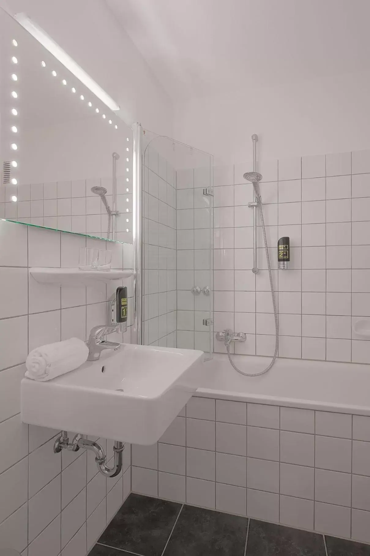 Bathroom in Beethovenhotel Dreesen - furnished by BoConcept