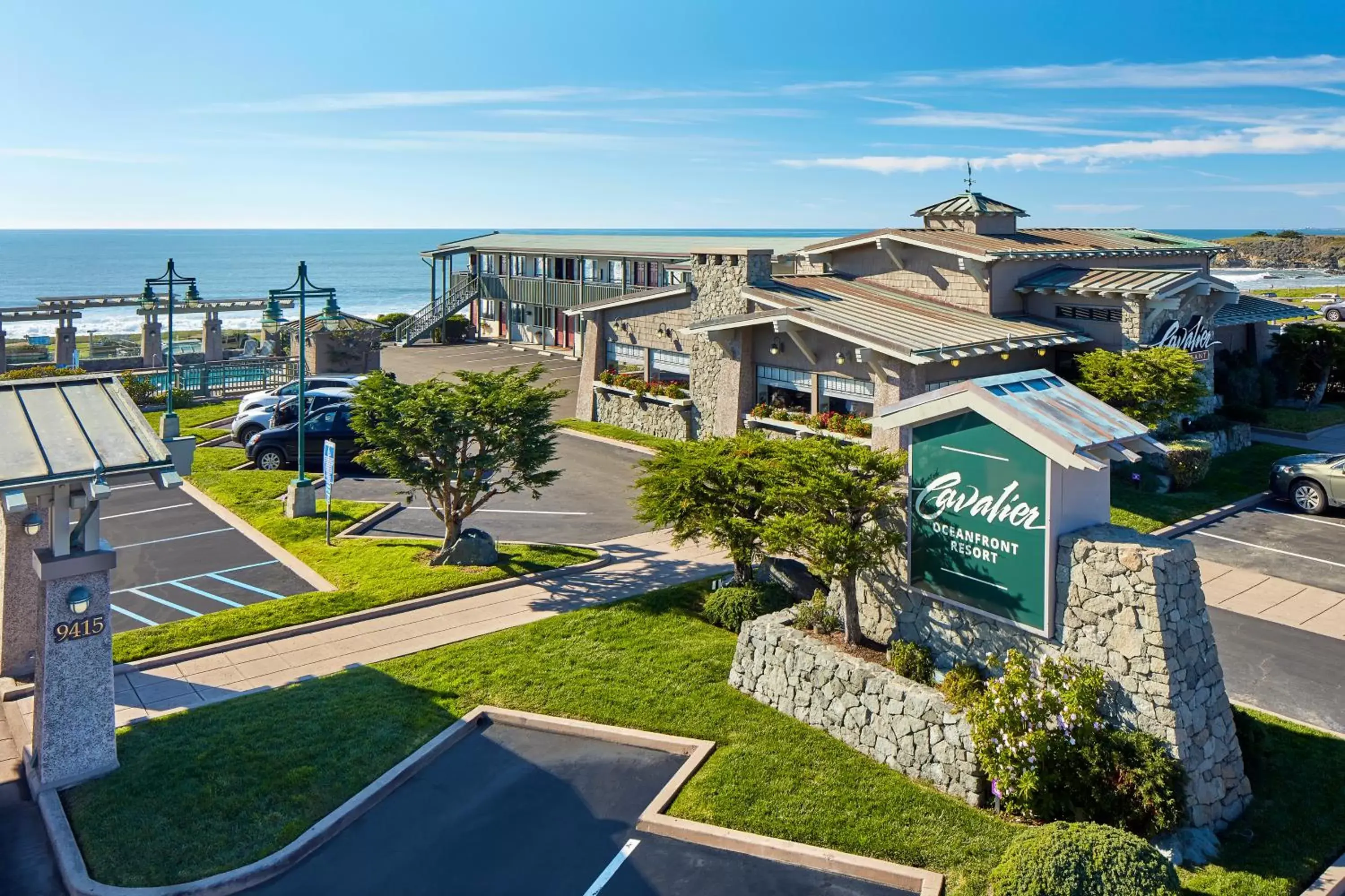 Facade/entrance in Cavalier Oceanfront Resort