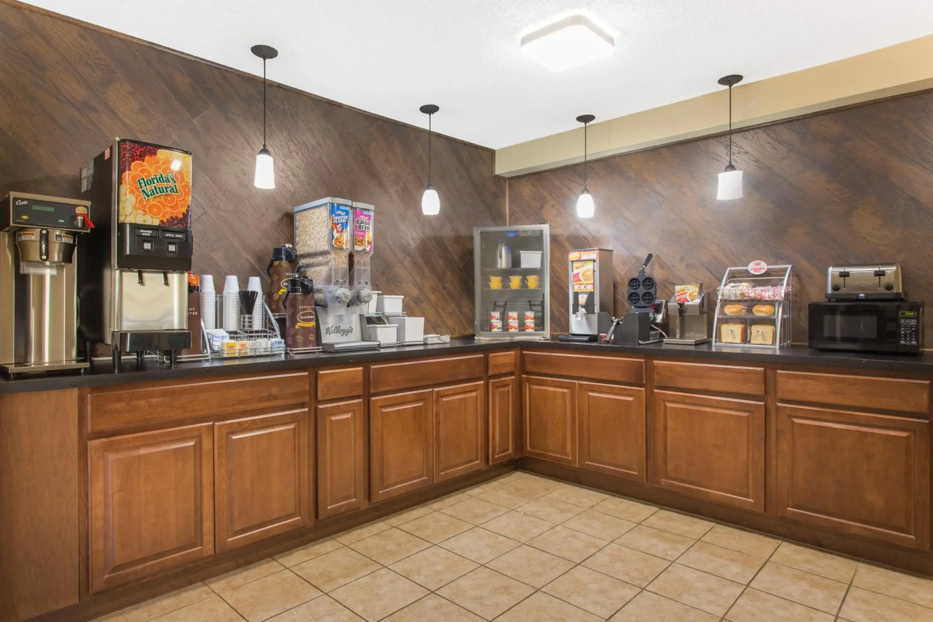 On site, Restaurant/Places to Eat in Super 8 by Wyndham Columbus Airport