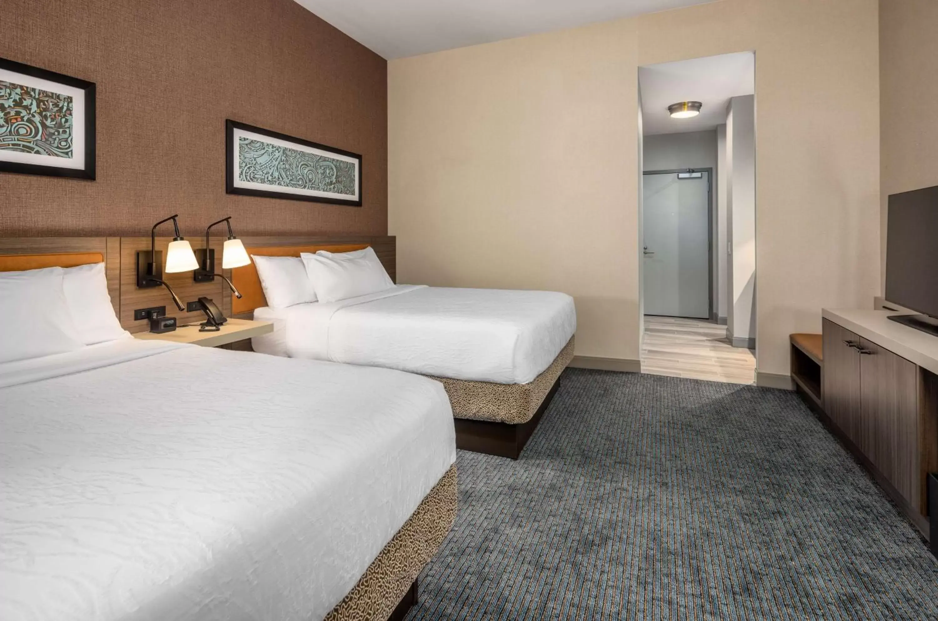 Bedroom, Bed in Hilton Garden Inn- Chicago Central Loop