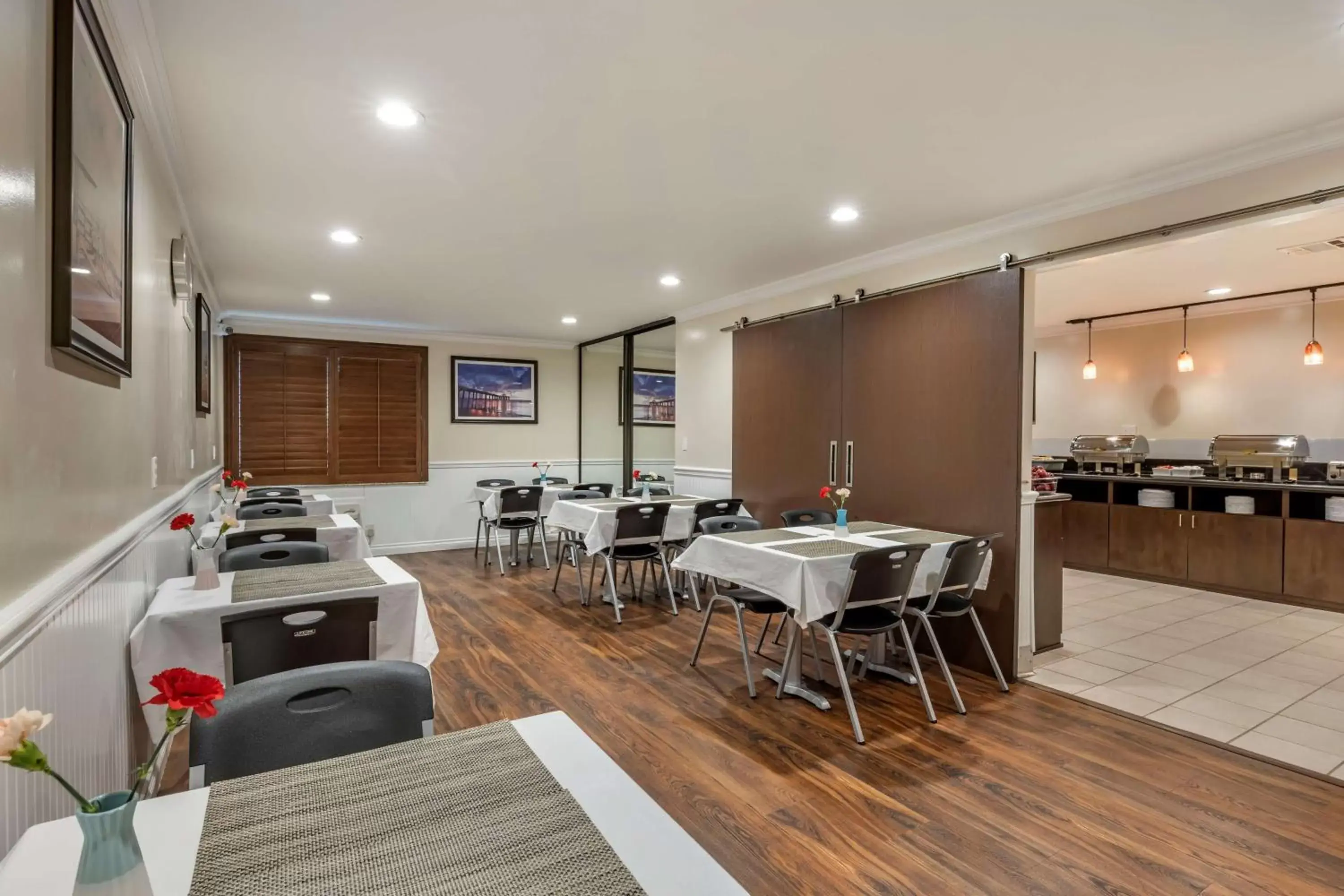 Restaurant/places to eat in Best Western Plus South Bay Hotel Restaurant/places to eat in Best Western Plus South Bay Hotel