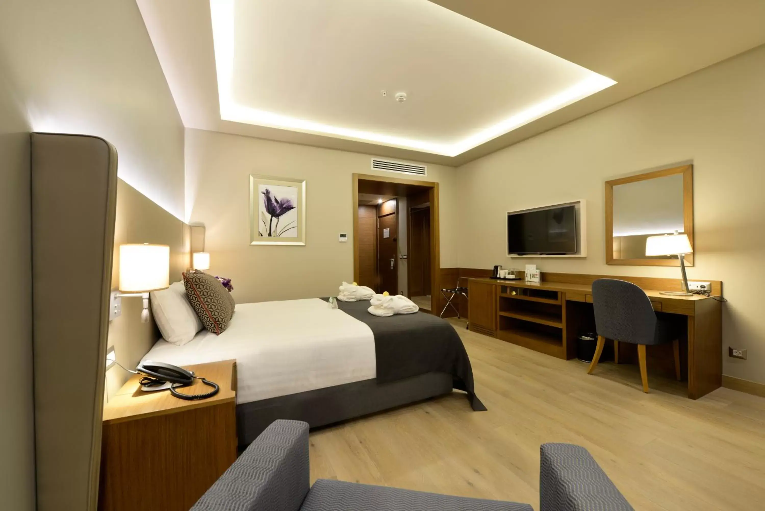 Bed in Holiday Inn Bursa - City Centre, an IHG Hotel