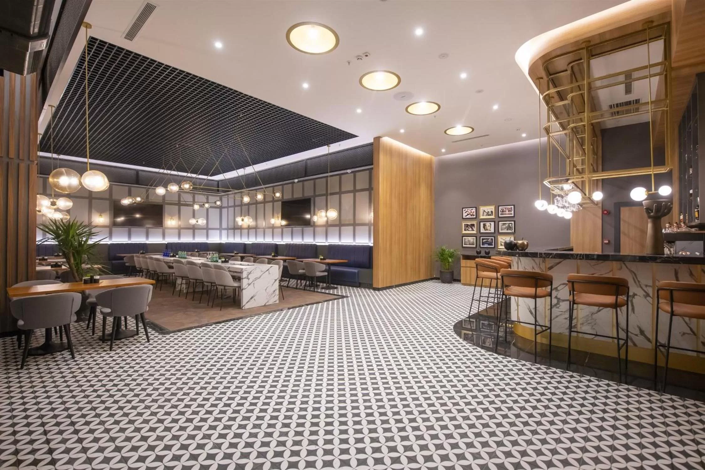 Lounge or bar in Crowne Plaza Ankara by IHG