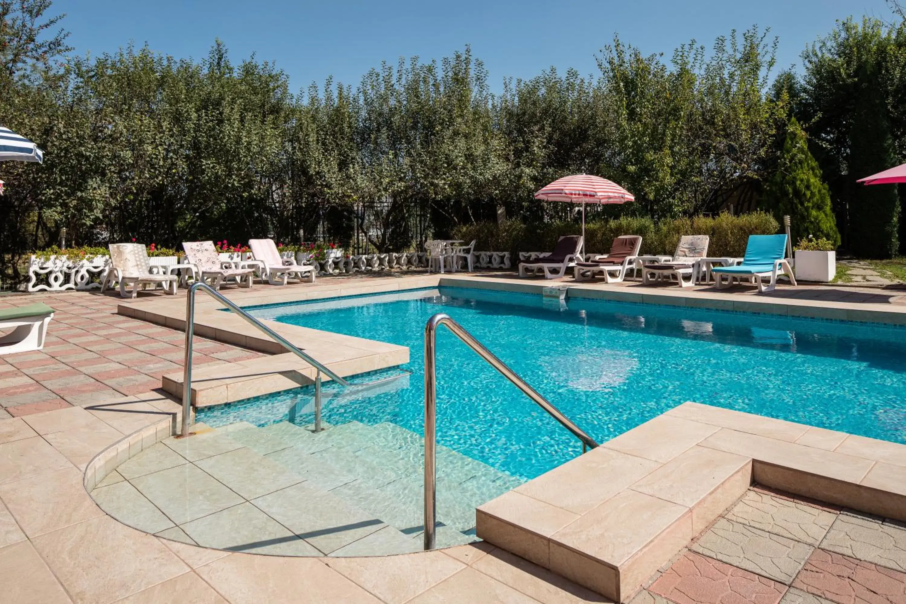 Breakfast, Swimming Pool in Grand Hotel