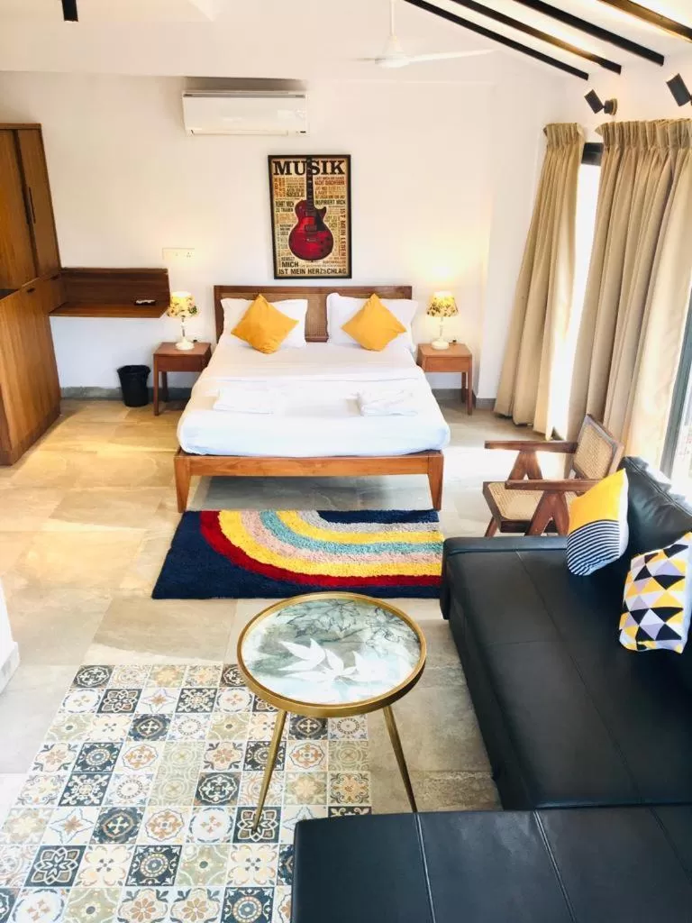 Photo of the whole room, Bed in HALF Hotel, Calangute