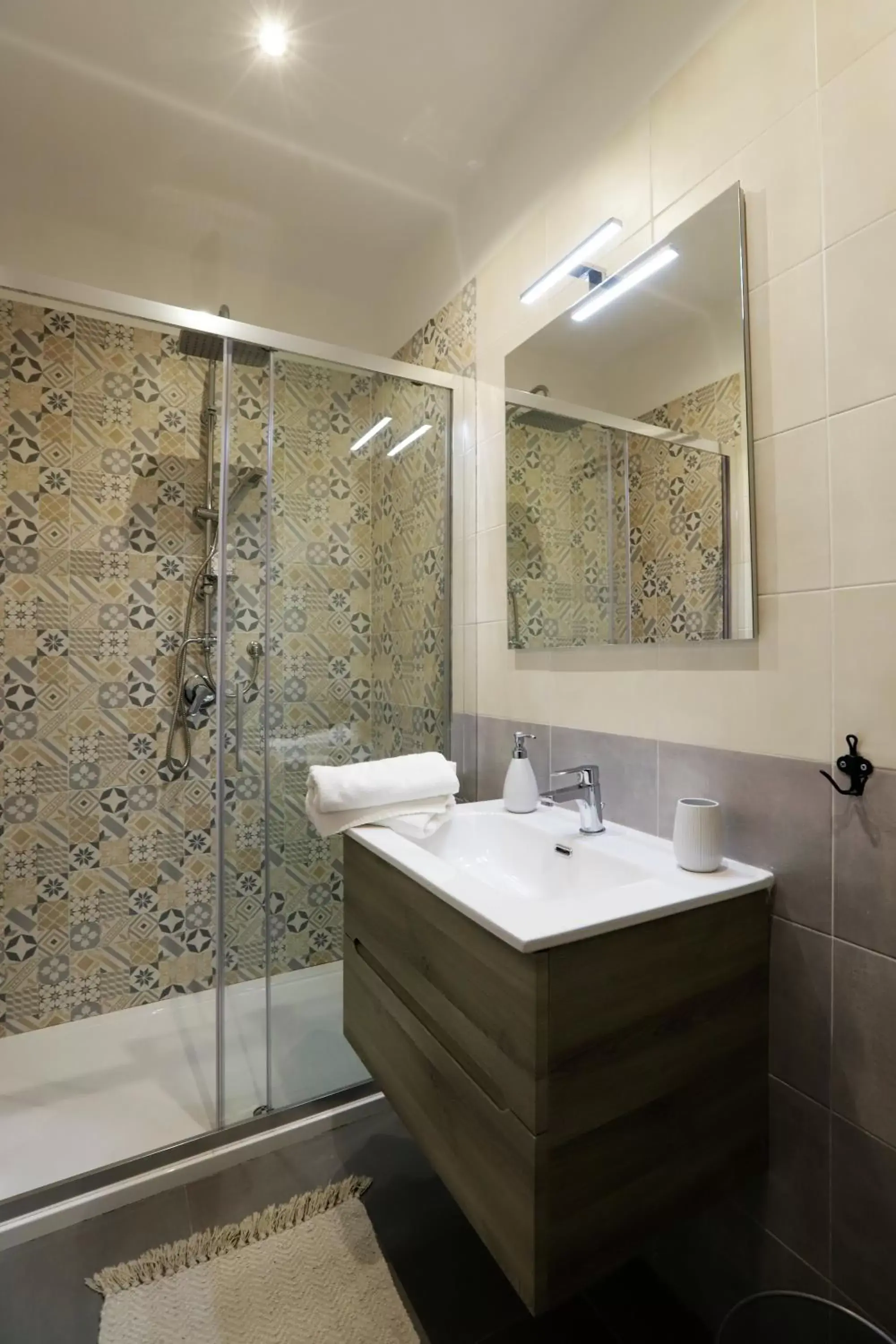 Bathroom in Napoli Vesuvio Apartments by Dimorra